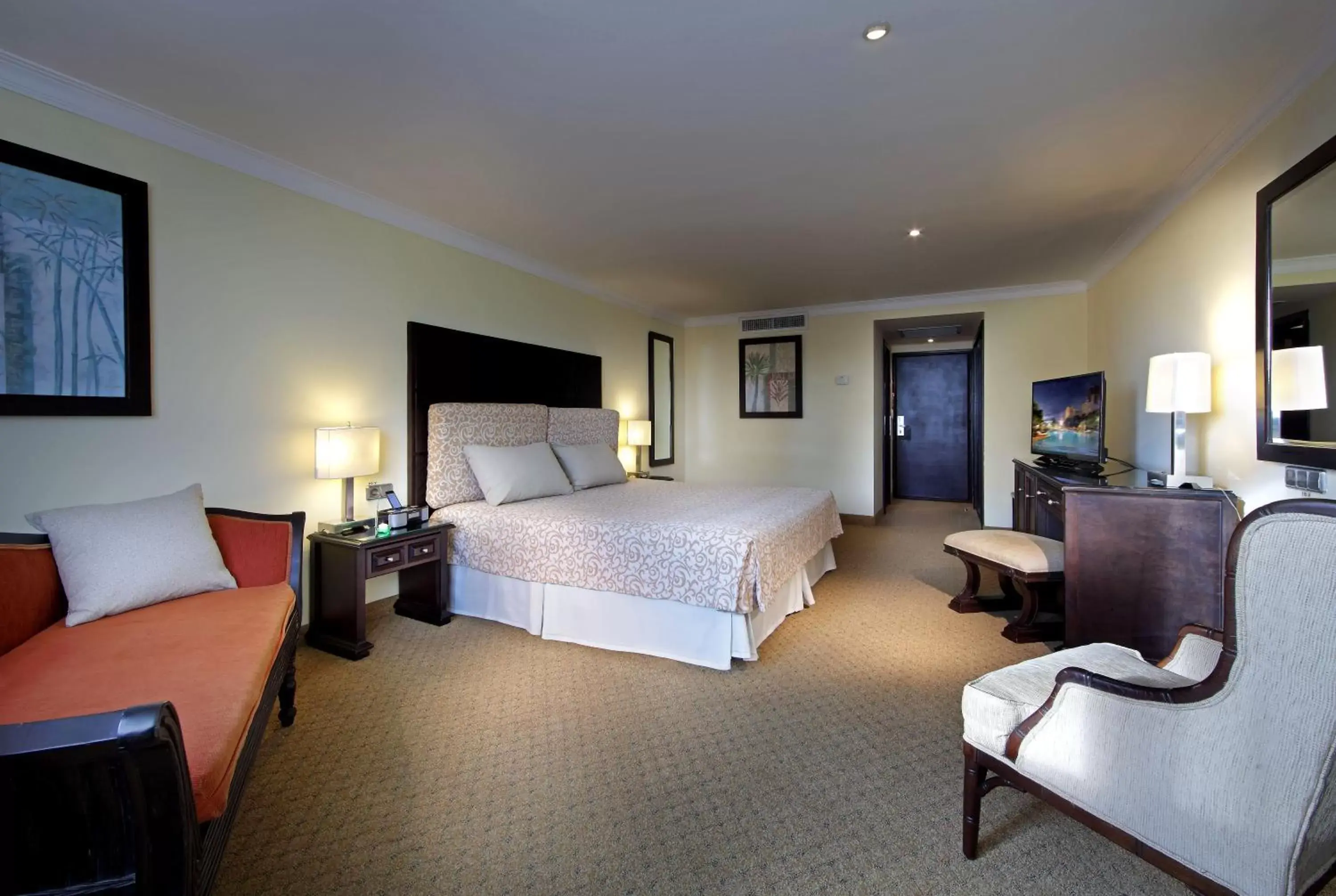 Bedroom, Bed in Dominican Fiesta Hotel & Casino