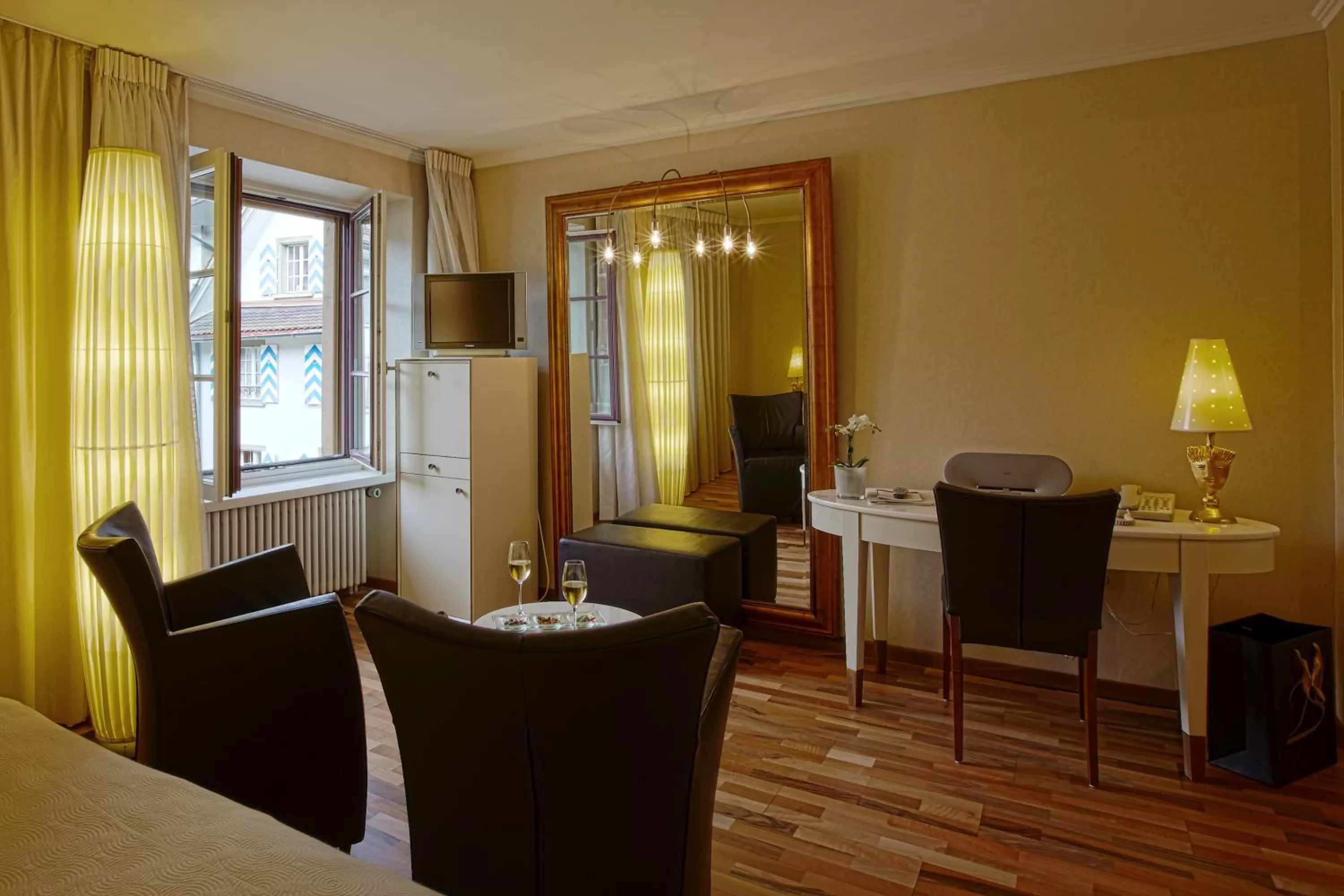 Day in Hotel des Balances