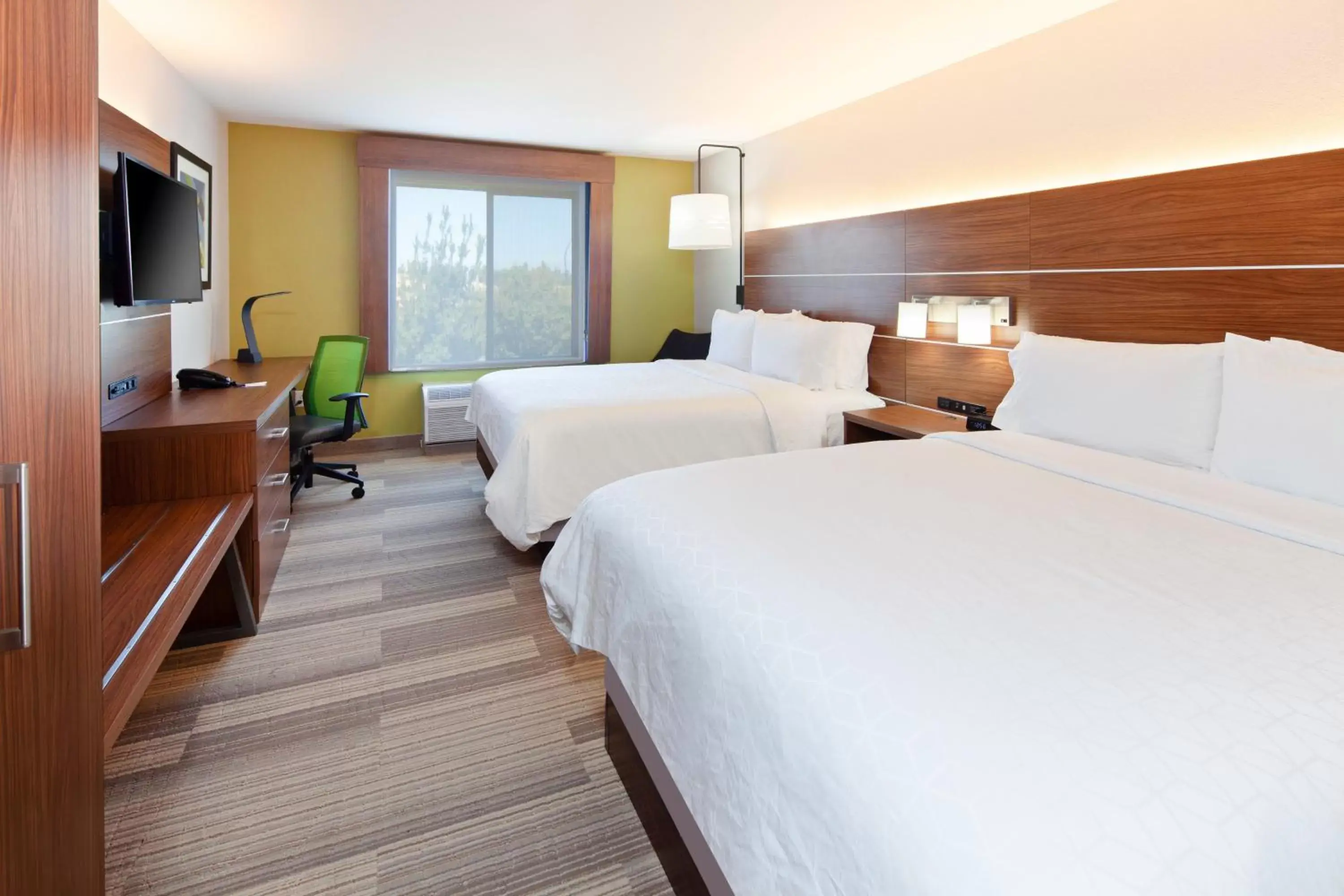 Photo of the whole room, Bed in Holiday Inn Express & Suites Clovis Fresno Area by IHG Photo of the whole room, Bed in Holiday Inn Express & Suites Clovis Fresno Area by IHG