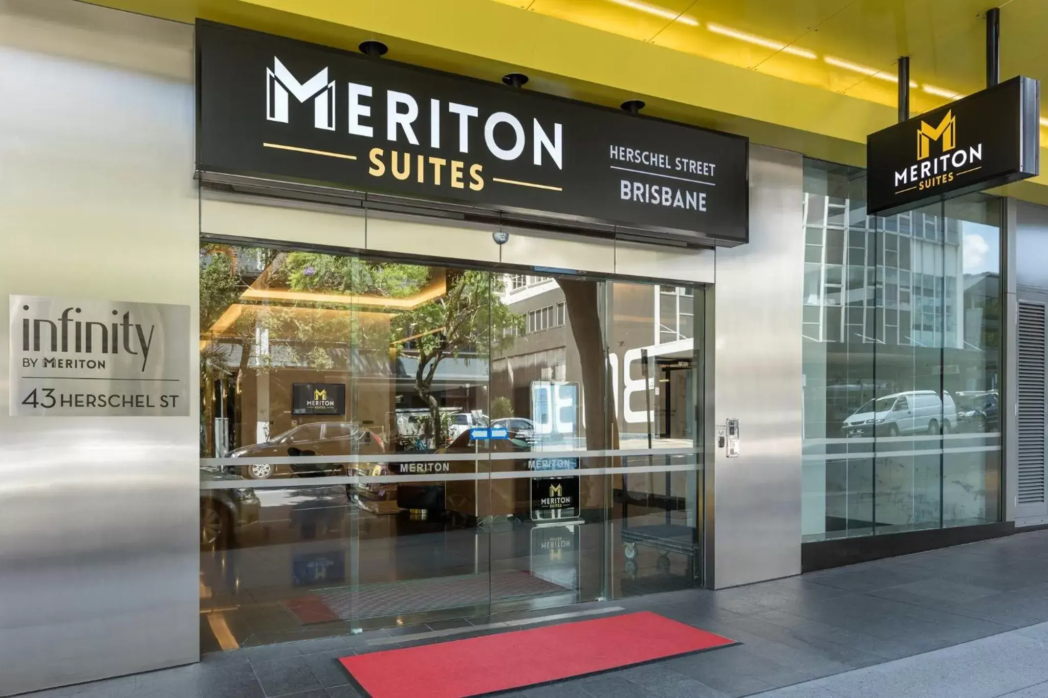 Facade/entrance in Meriton Suites Herschel Street, Brisbane