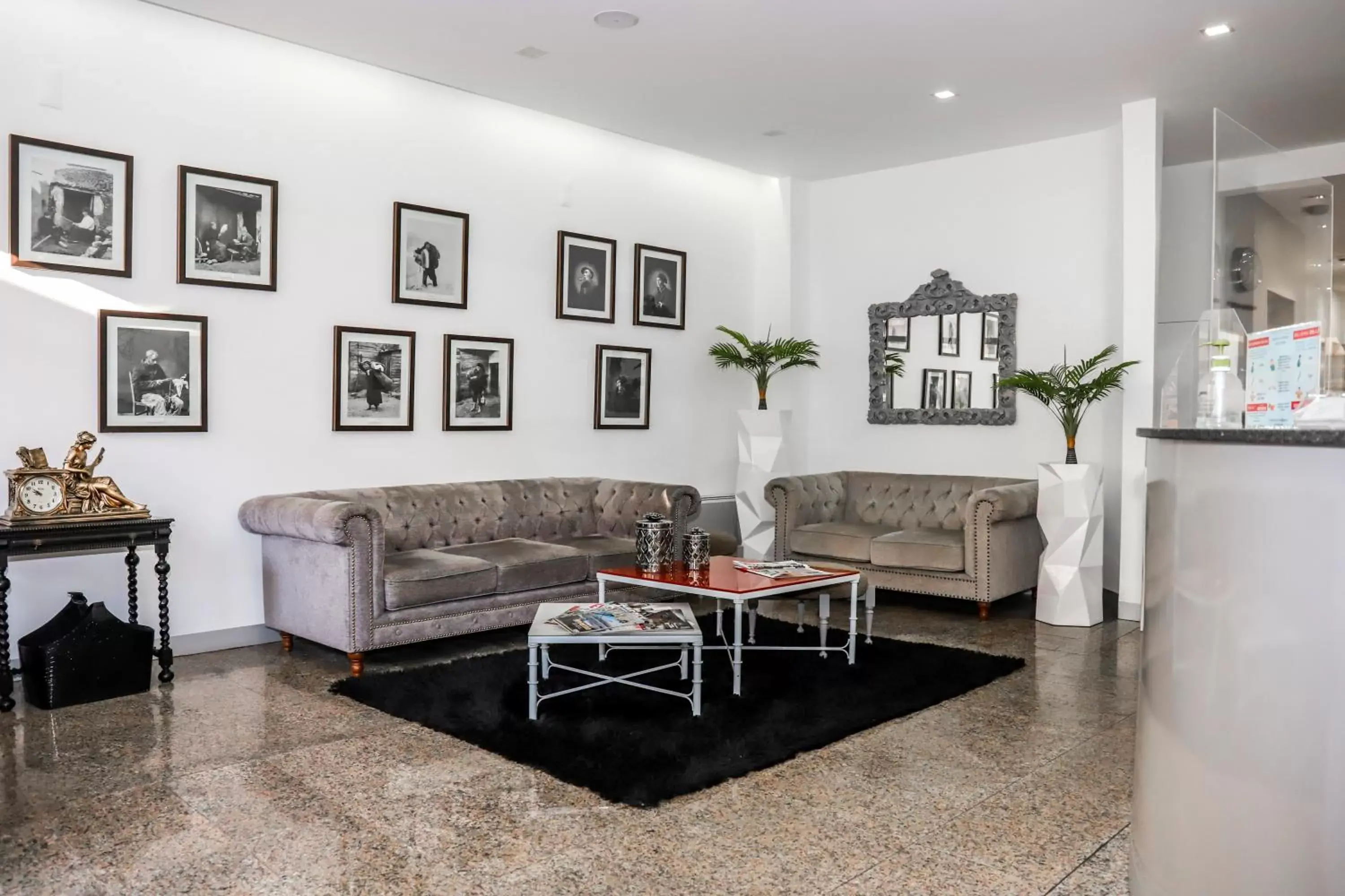 Communal lounge/ TV room, Seating Area in Hotel Avenida