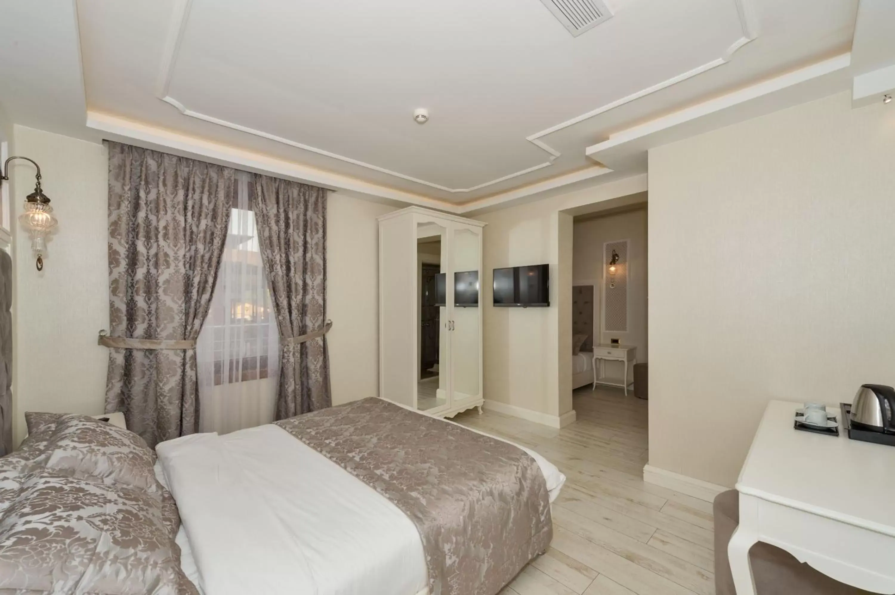 Bedroom, Room Photo in Zeynep Sultan Hotel