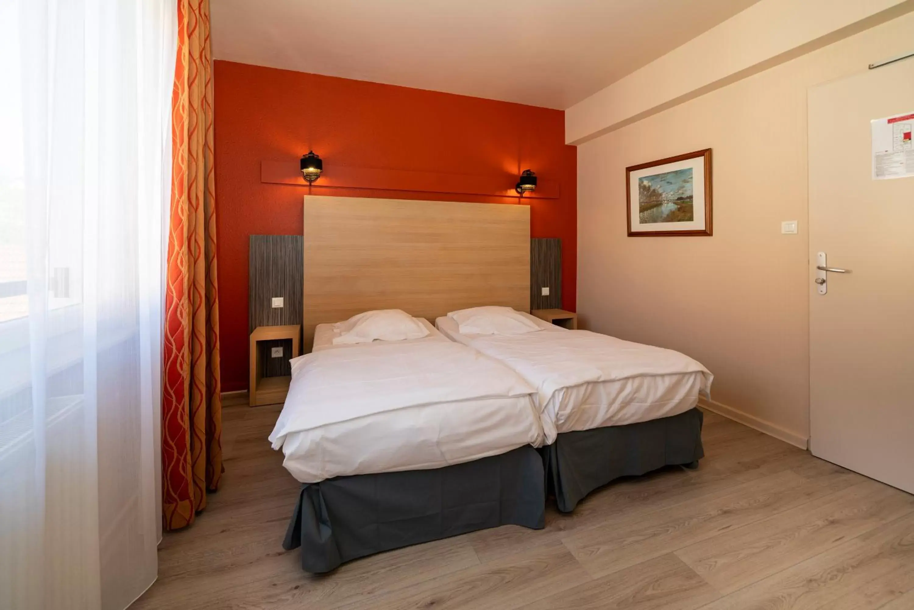 Bed in Hotel Majestic Alsace - Strasbourg Nord