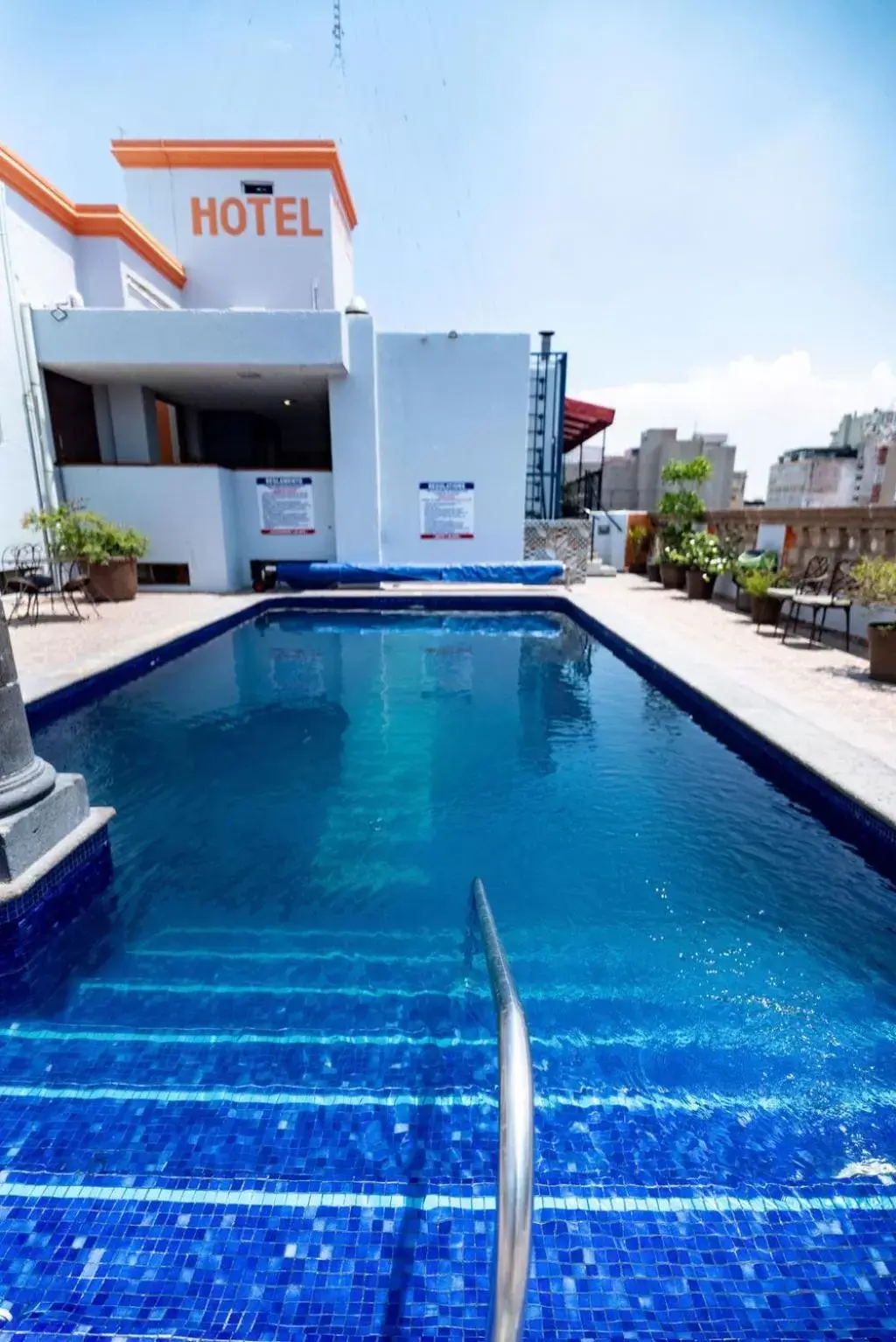 Swimming Pool in Hotel Santiago De Compostela - Guadalajara Centro Historico