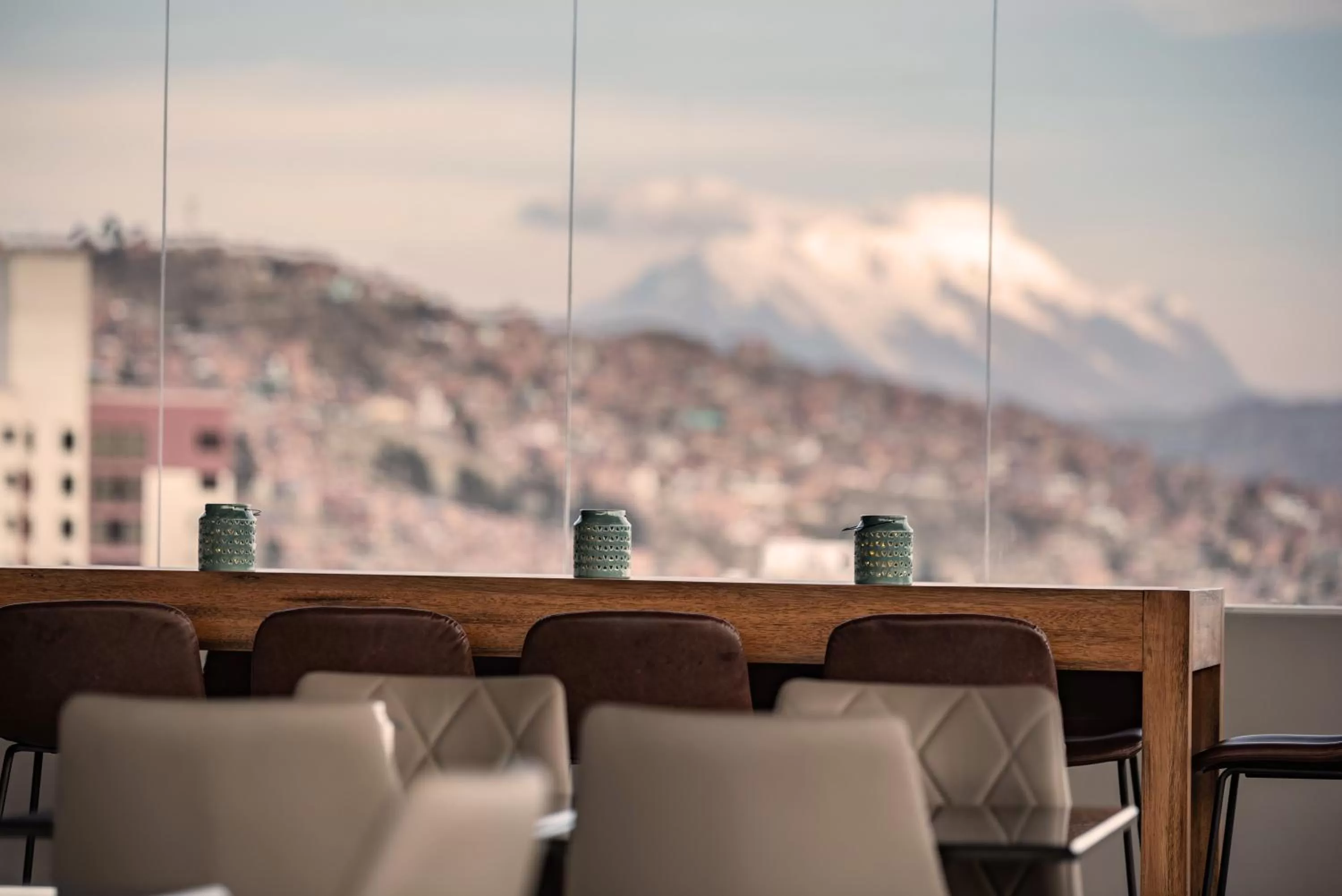 Restaurant/places to eat in Mitru Express Hotel