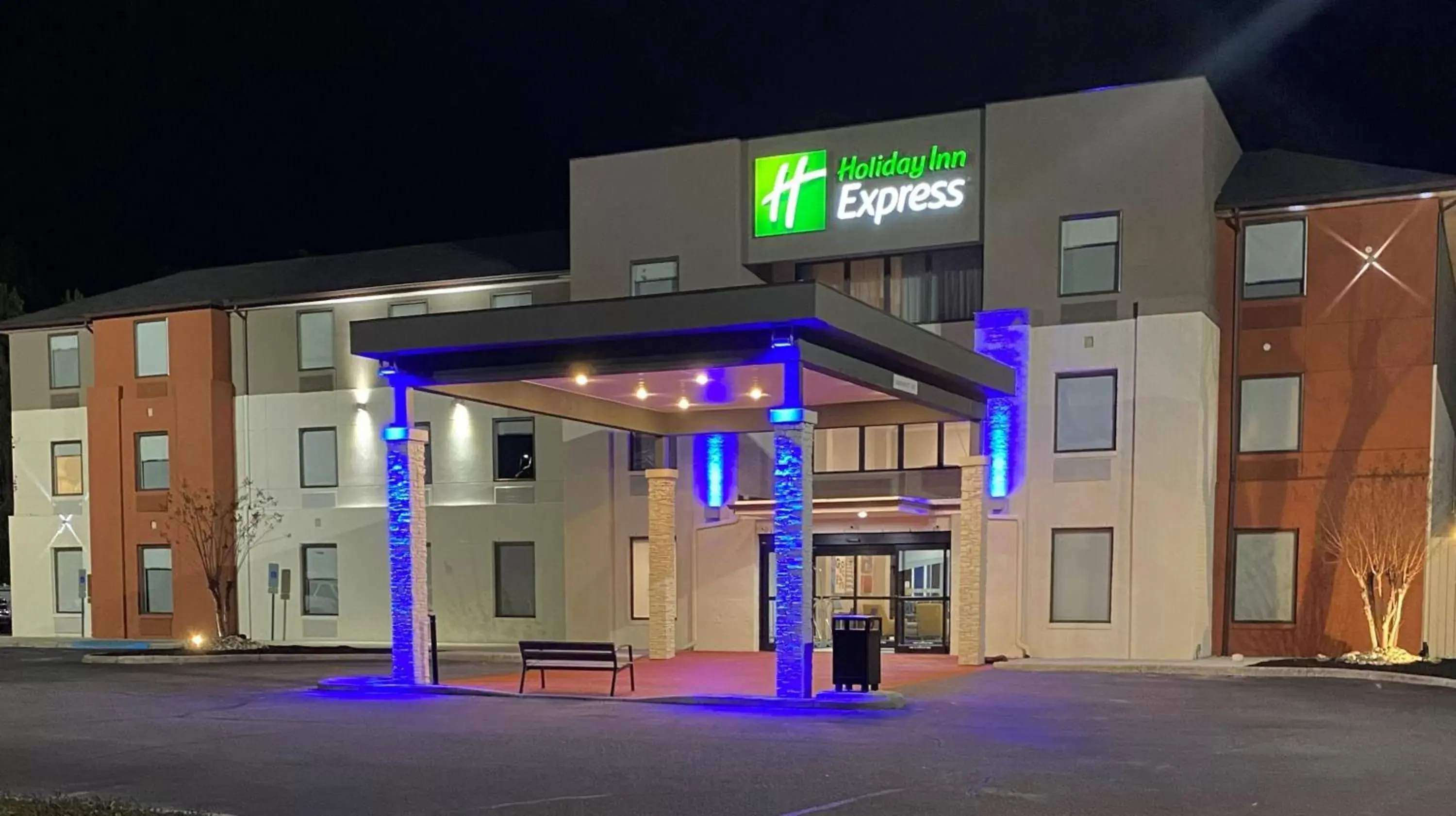 Property Building in Holiday Inn Express - Gloucester, an IHG Hotel