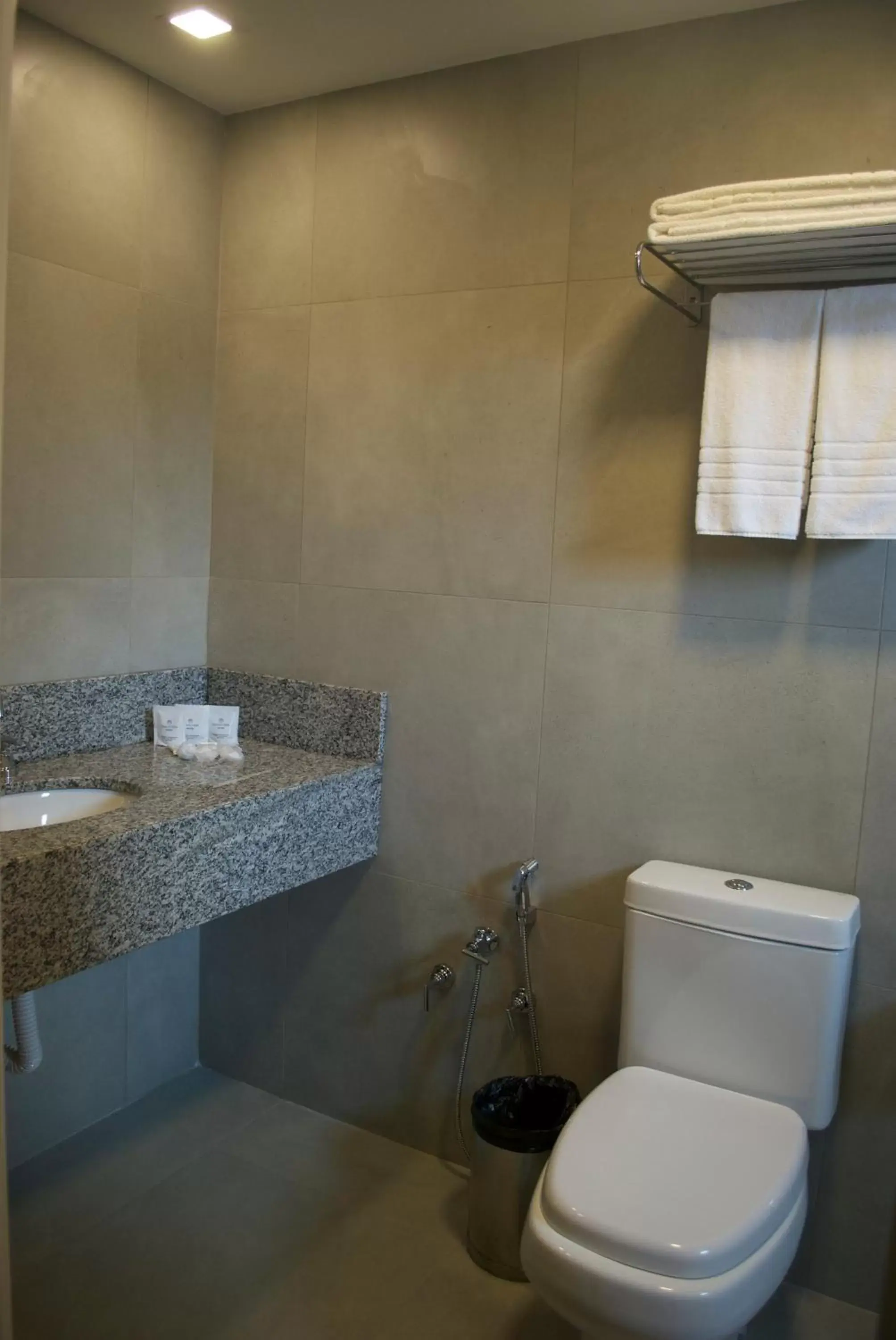 Toilet, Bathroom in Master Express Cidade Baixa - Próximo à UFRGS e à Santa Casa