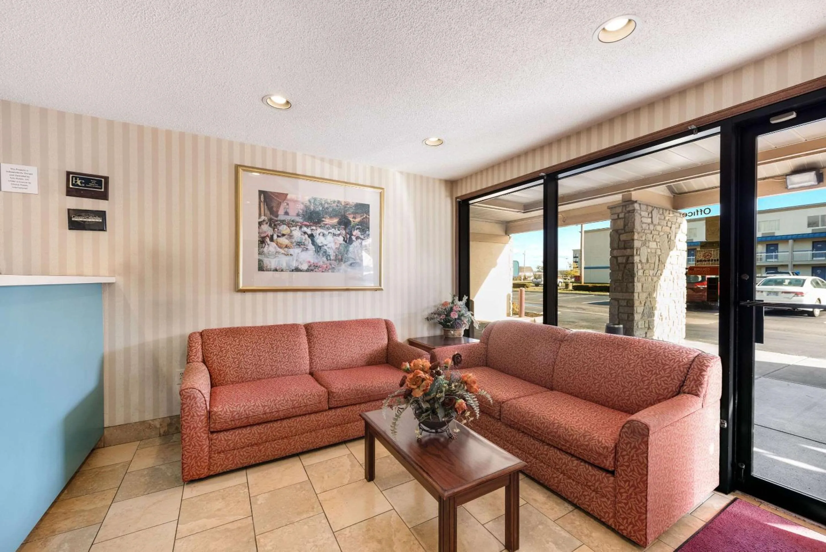 Lobby or reception in Rodeway Inn Columbus West