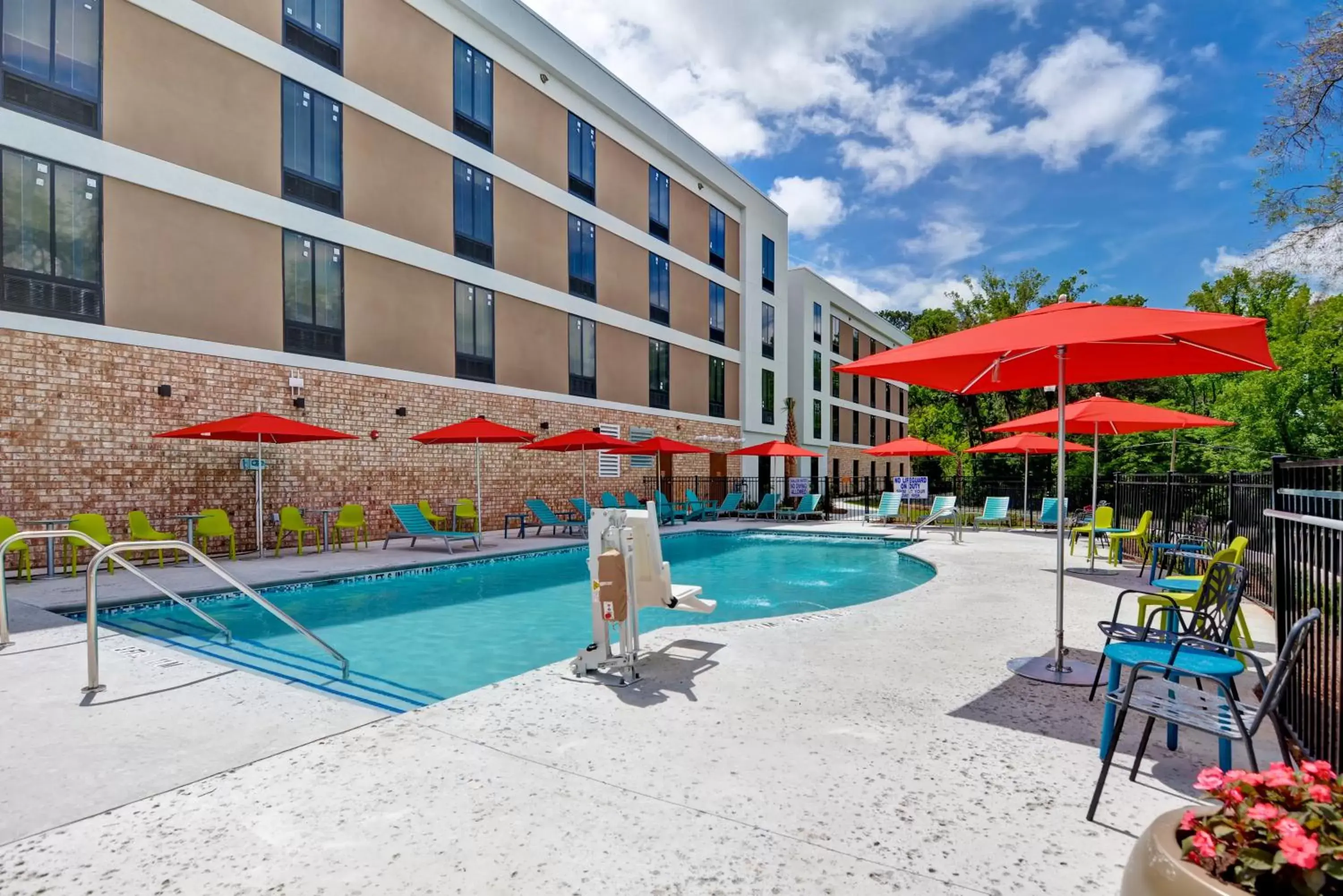 Swimming Pool in Home2 Suites By Hilton Beaufort
