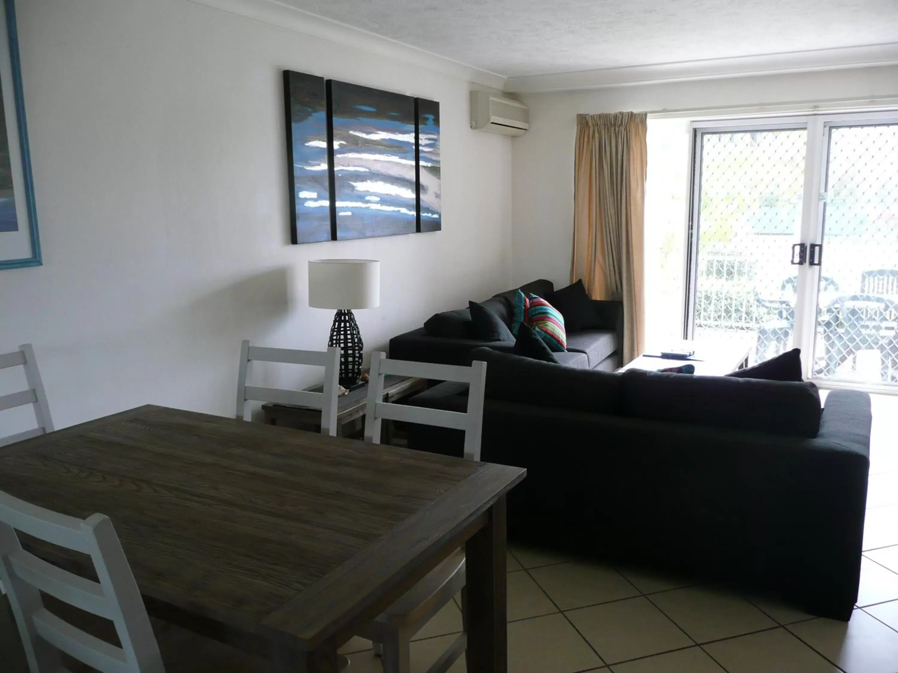 Dining area, Seating Area in Pelican Cove Apartments