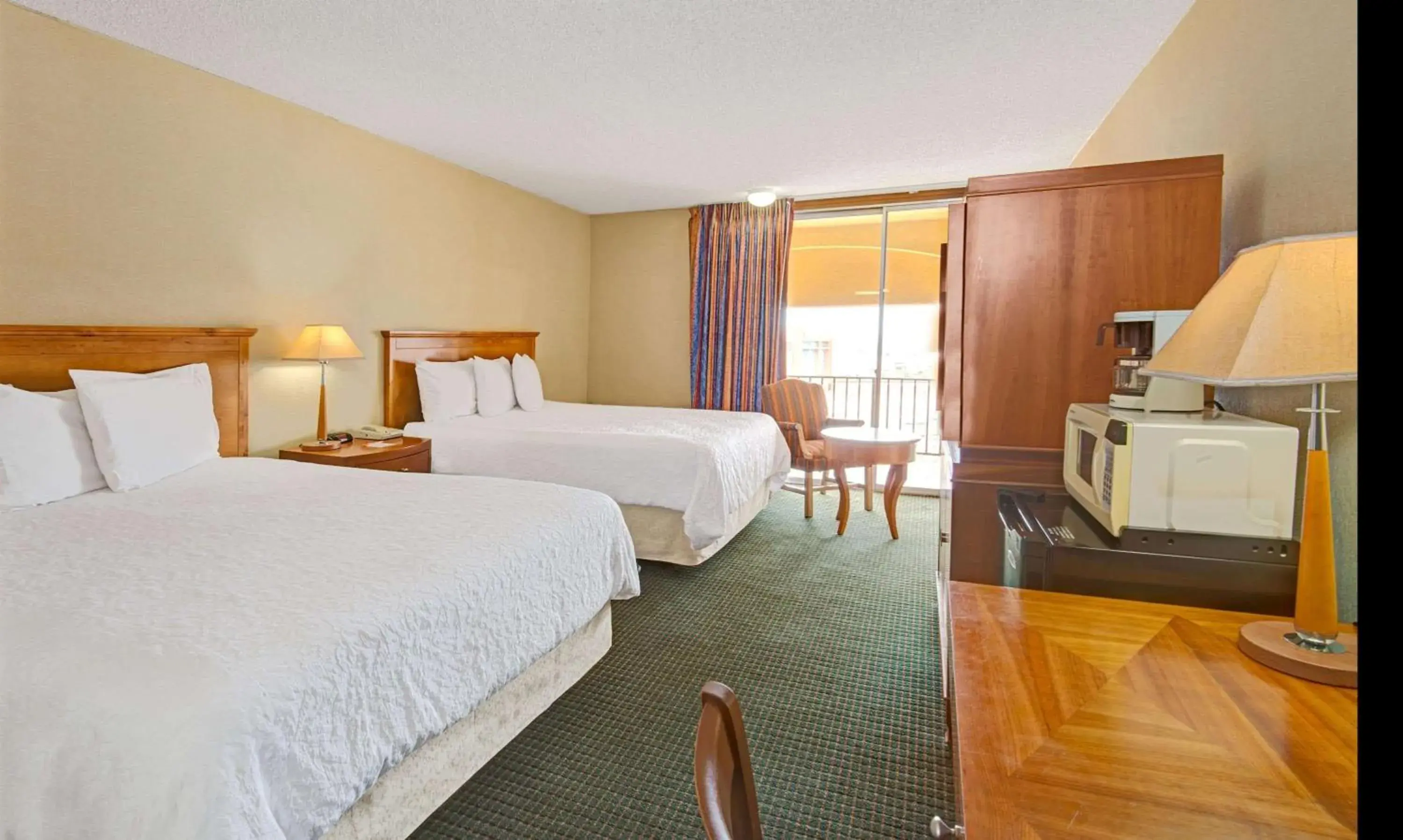 Photo of the whole room in Howard Johnson by Wyndham Albuquerque Midtown