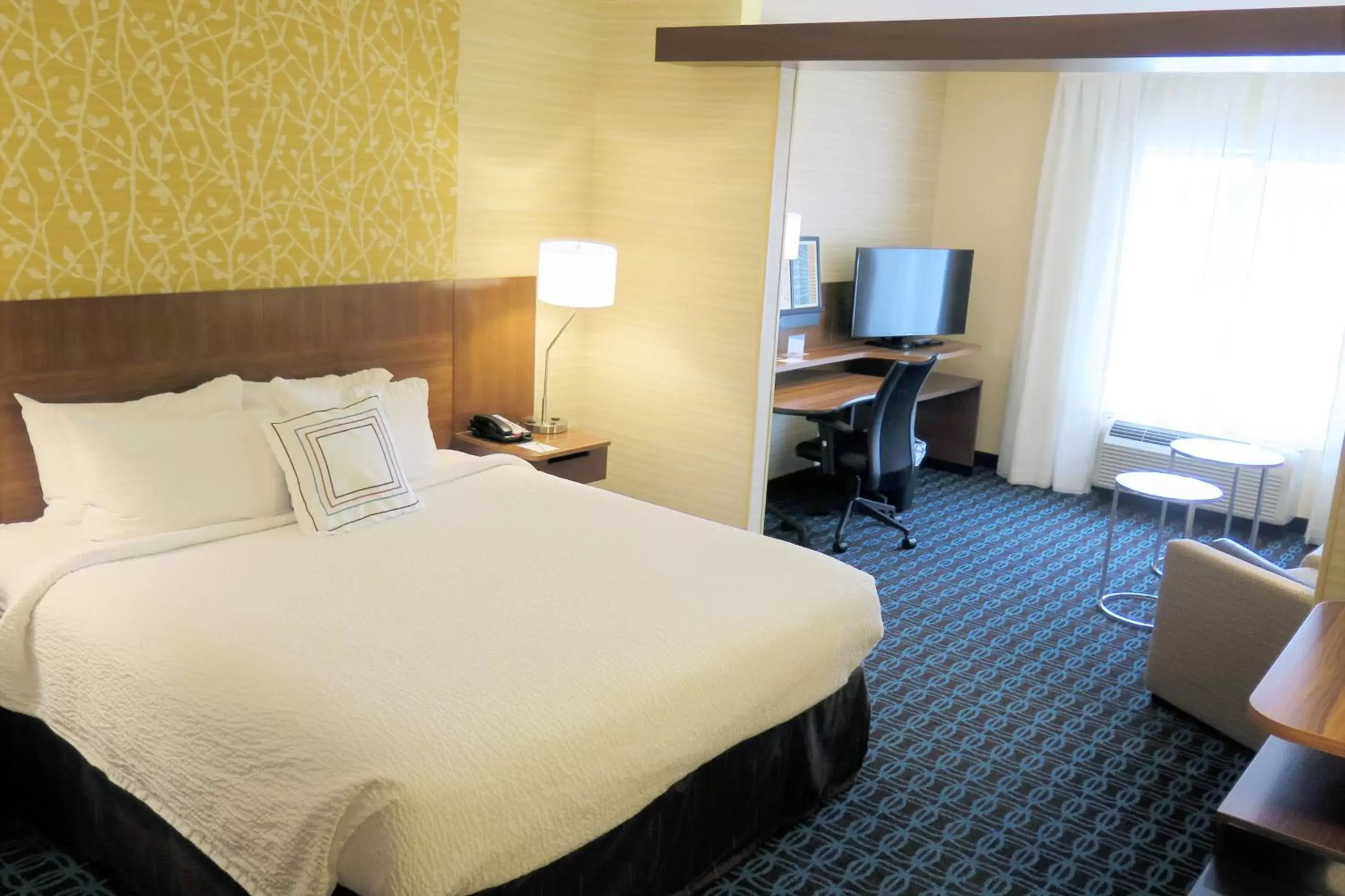 Photo of the whole room, Bed in Fairfield Inn & Suites by Marriott Stroudsburg Bartonsville/Poconos