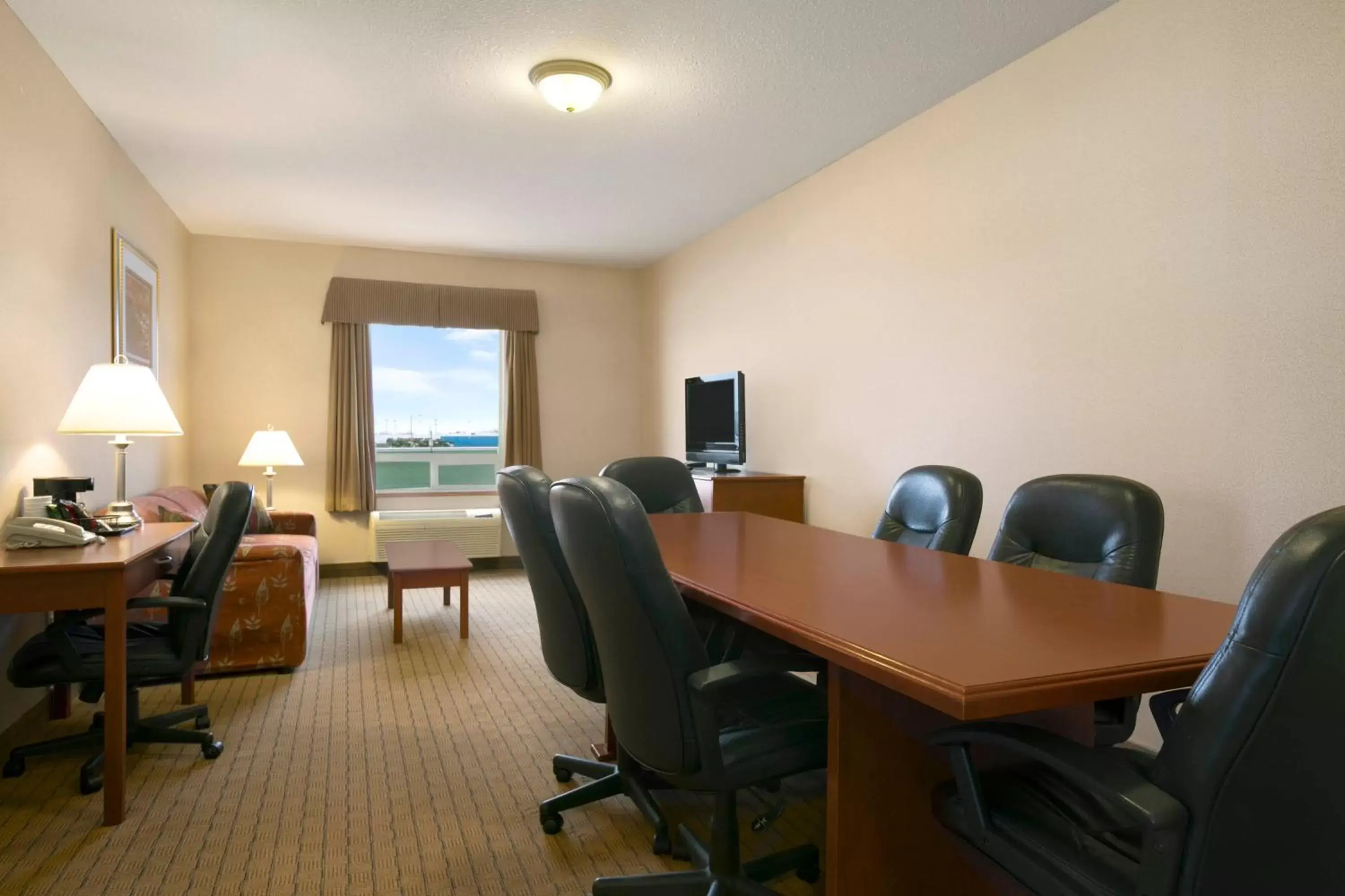 Business facilities in Days Inn by Wyndham Moose Jaw
