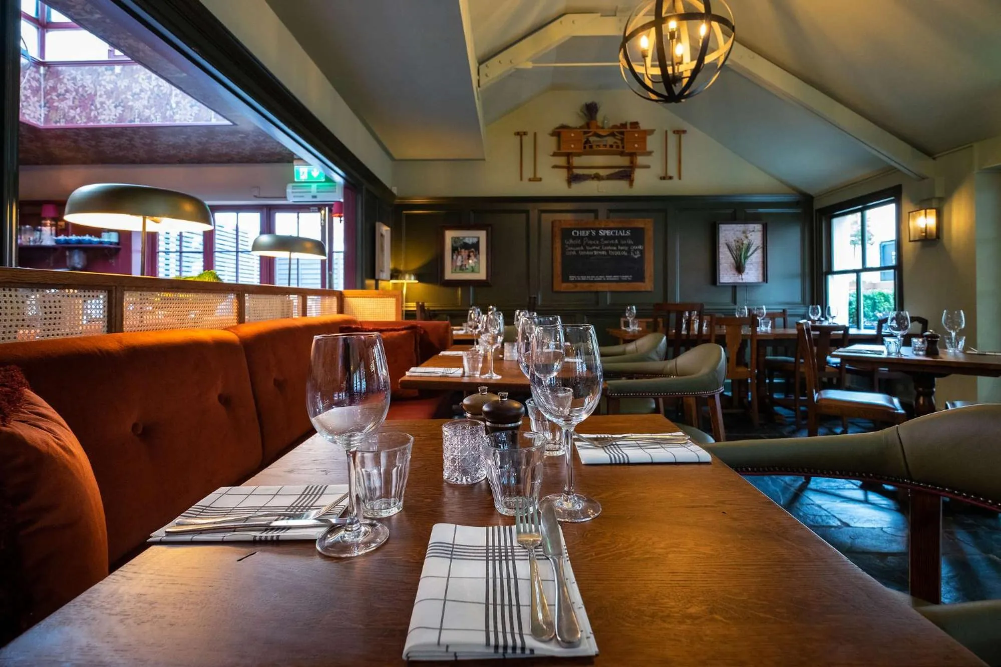 Restaurant/places to eat in Dukes Head Hotel