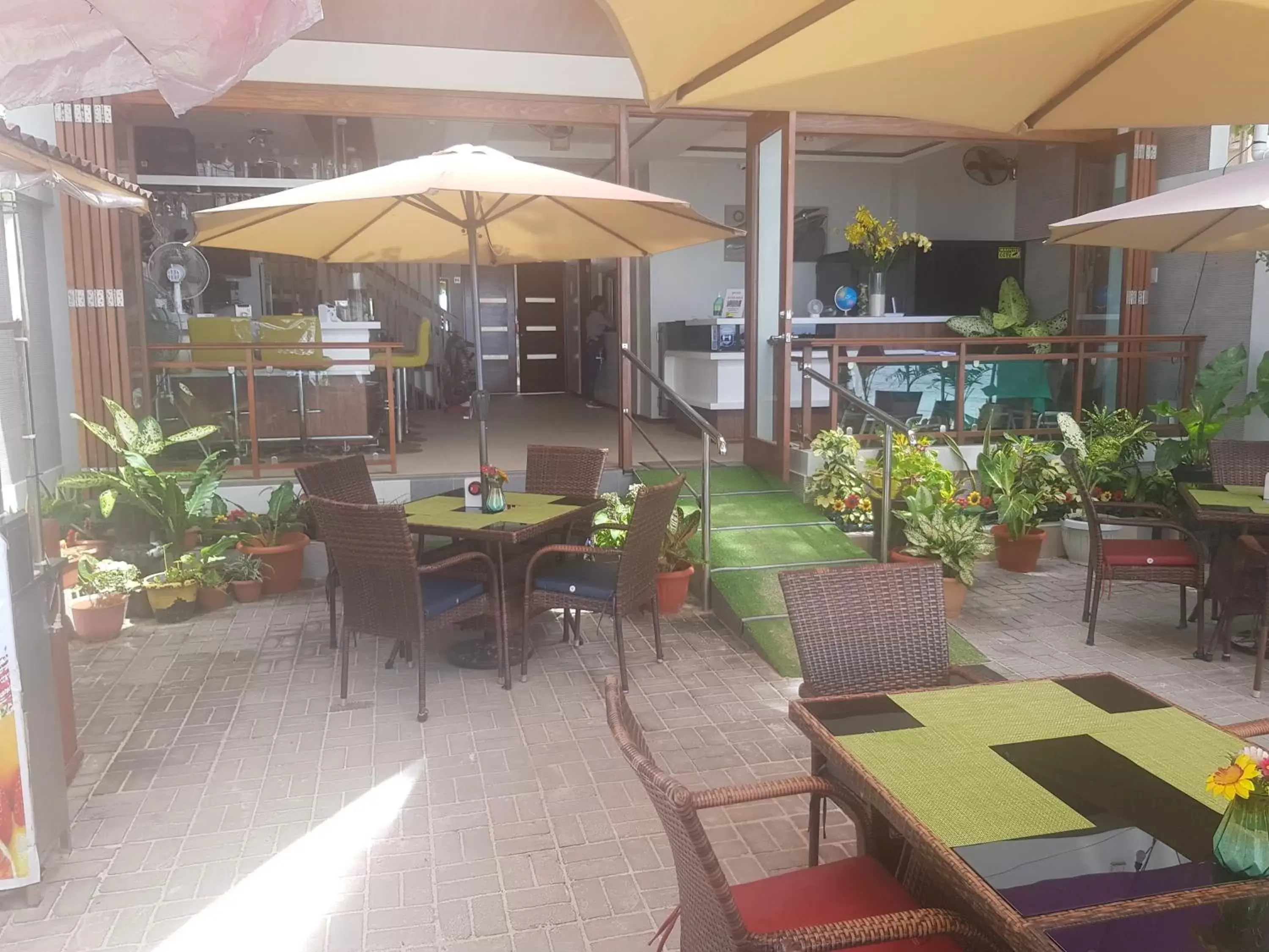 Restaurant/places to eat in Hayahay Resort Restaurant/places to eat in Hayahay Resort