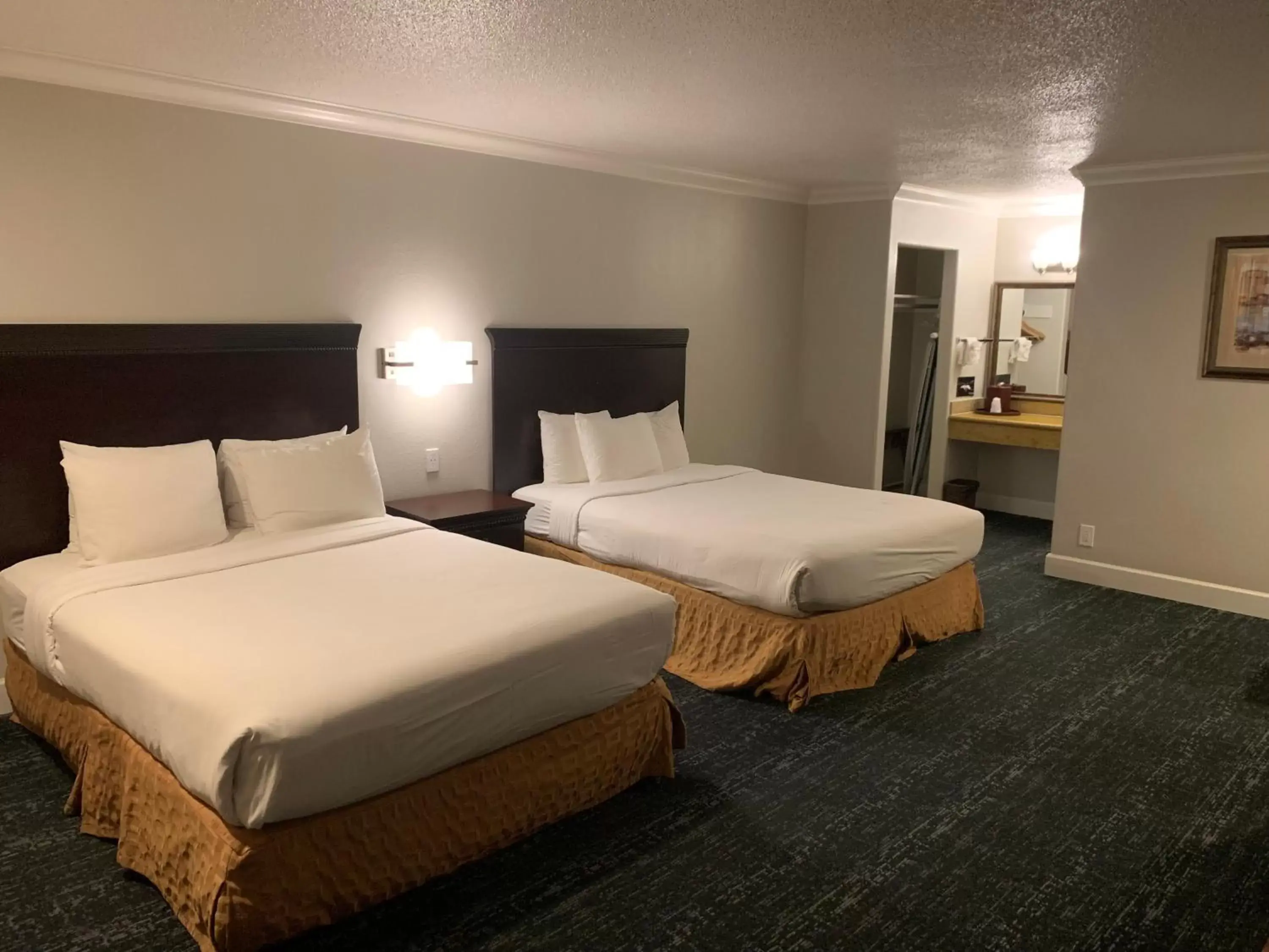 Bedroom, Bed in Stargazer Inn and Suites
