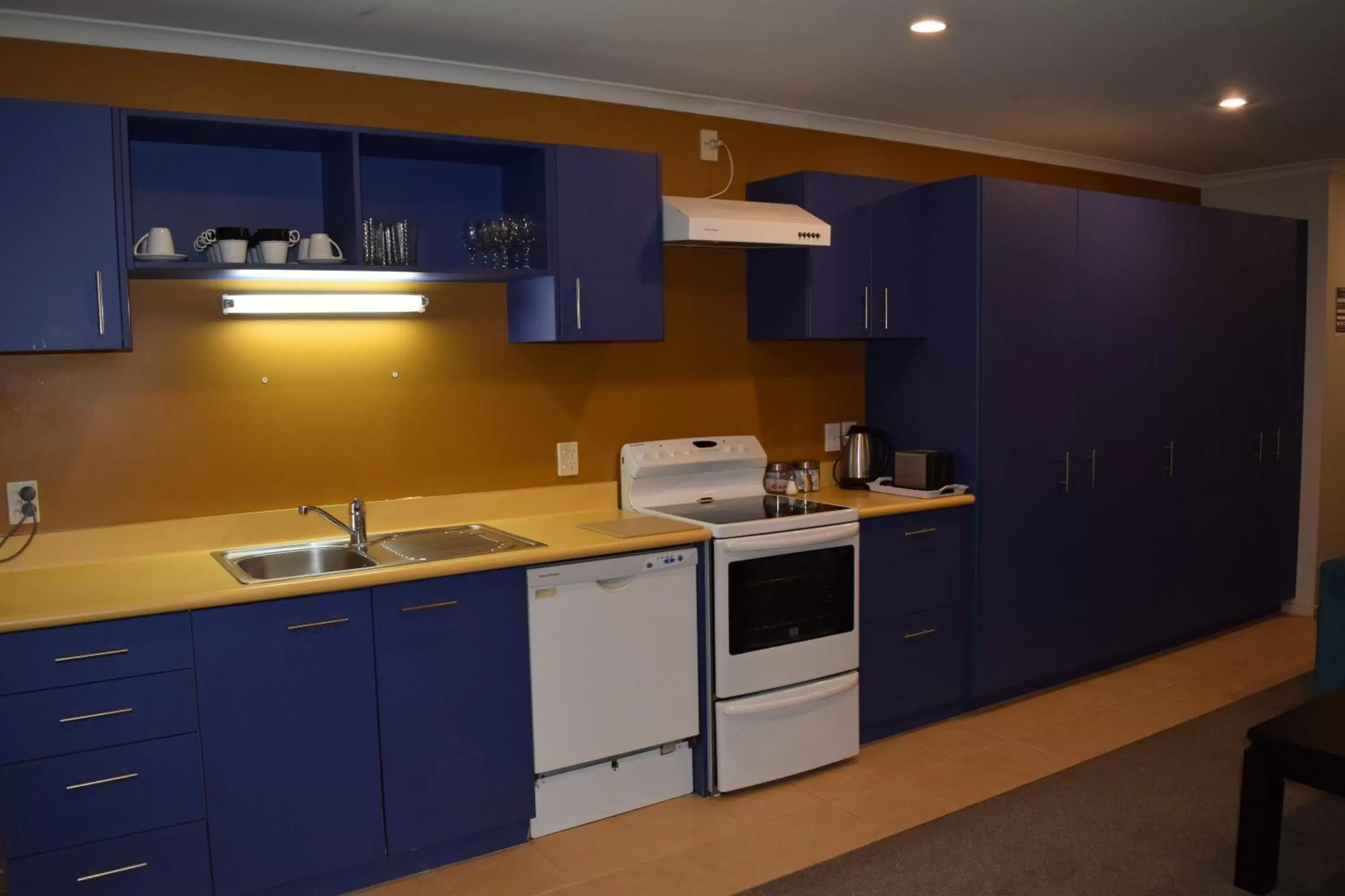 Kitchen or kitchenette, Kitchen/Kitchenette in Silver Fern Lodge