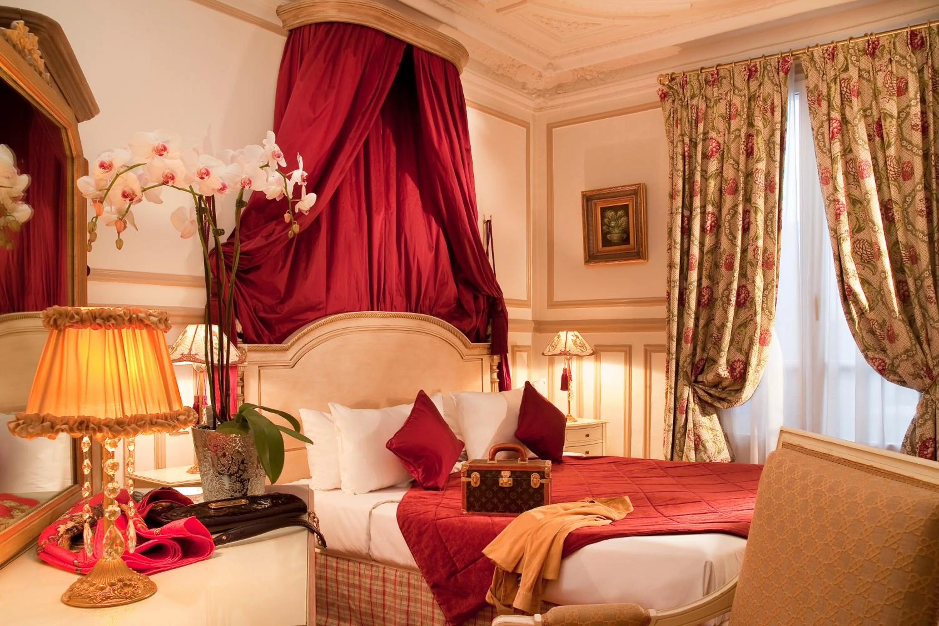 Bed in Hotel Residence Henri IV