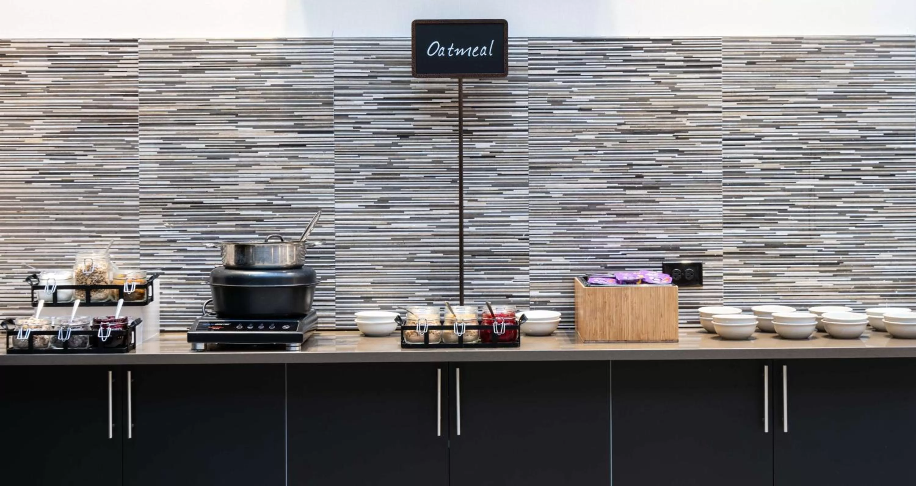 Breakfast in Embassy Suites by Hilton Chicago North Shore Deerfield