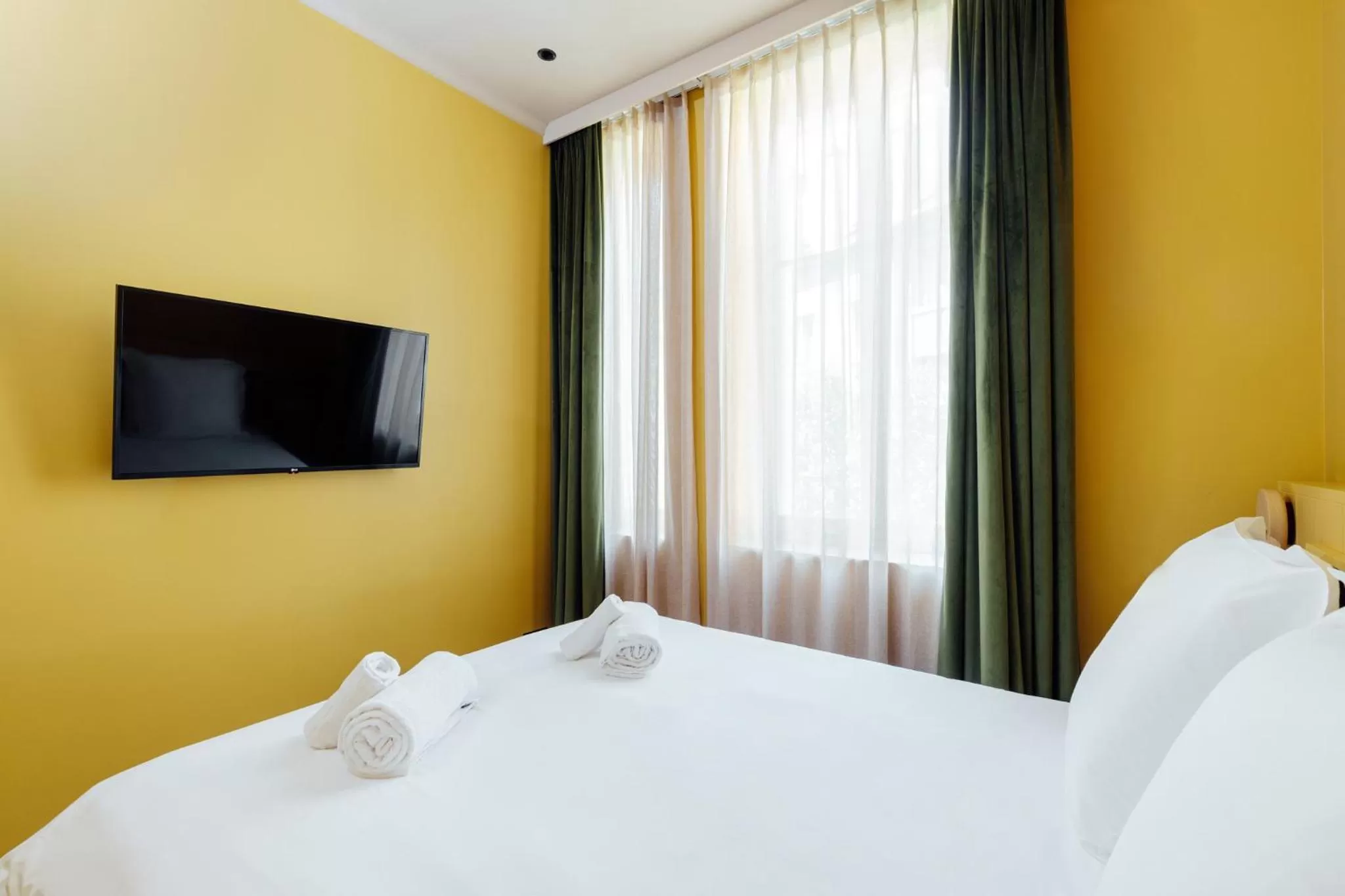 Photo of the whole room, Bed in Gogaille - Fernand Rabier - accès autonome