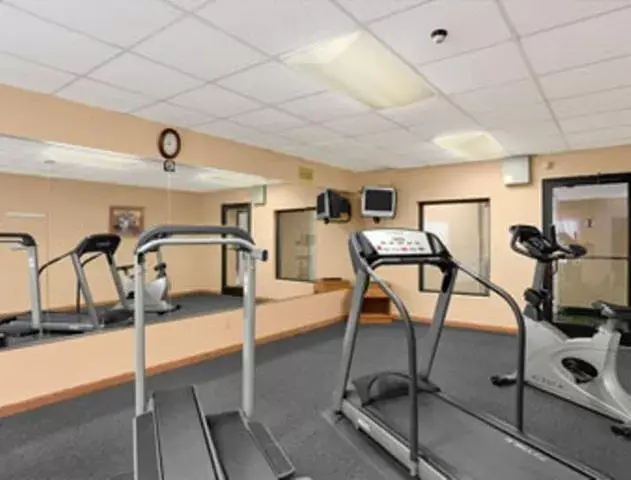 Fitness centre/facilities, Fitness Center/Facilities in Days Inn by Wyndham Madisonville