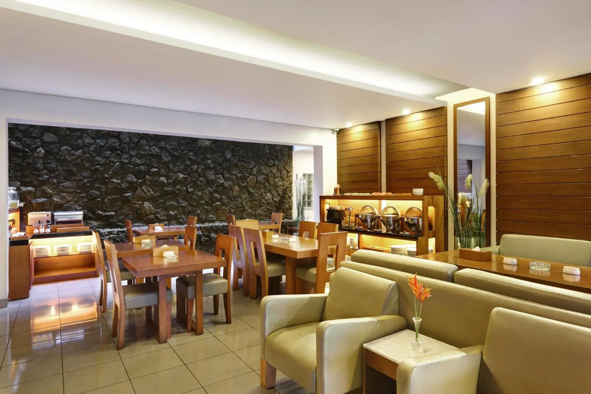 Food and drinks, Restaurant/Places to Eat in Hotel Ilos