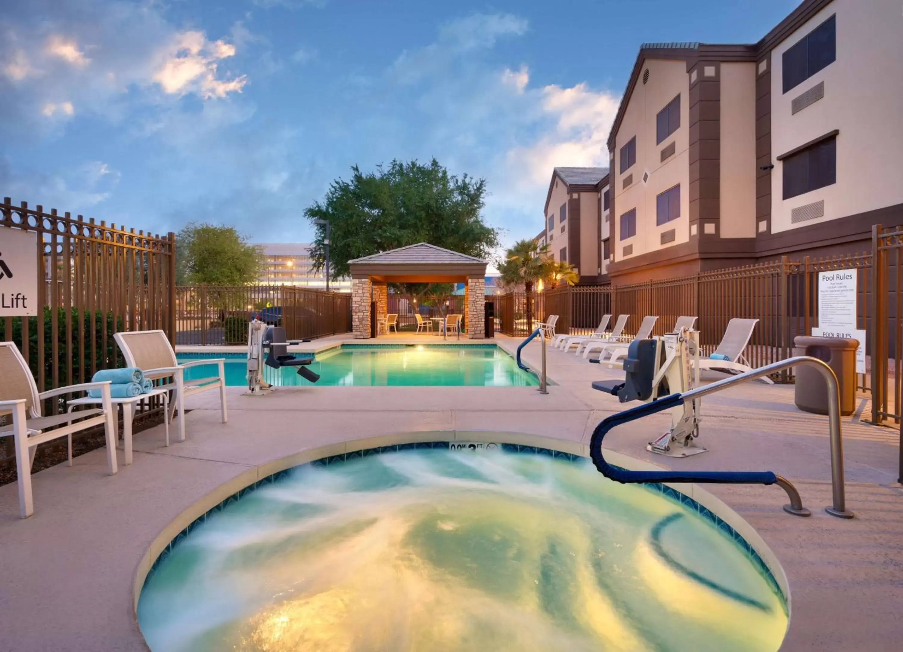 On site, Swimming Pool in Best Western Downtown Phoenix