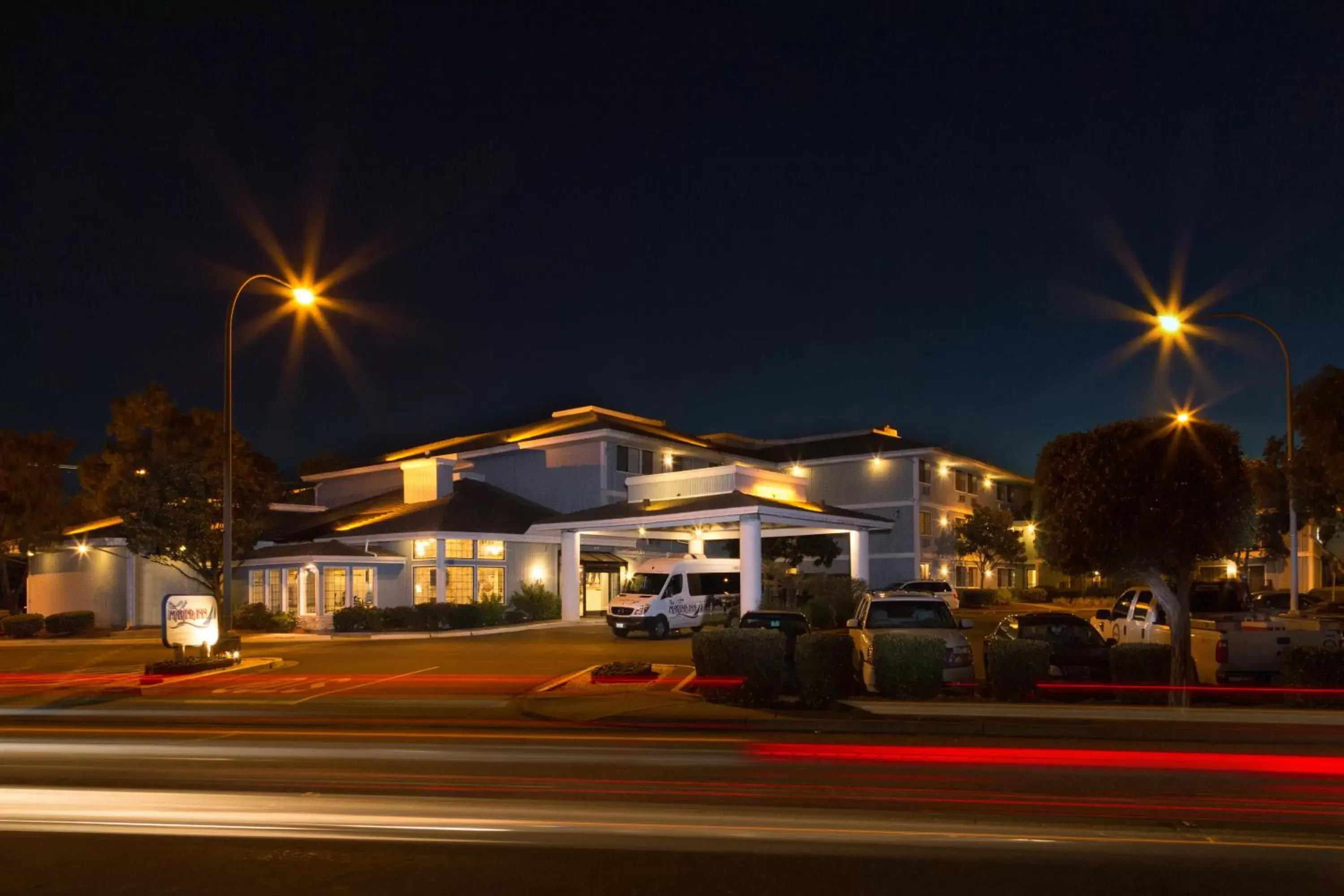 Property Building in The Marina Inn on San Francisco Bay