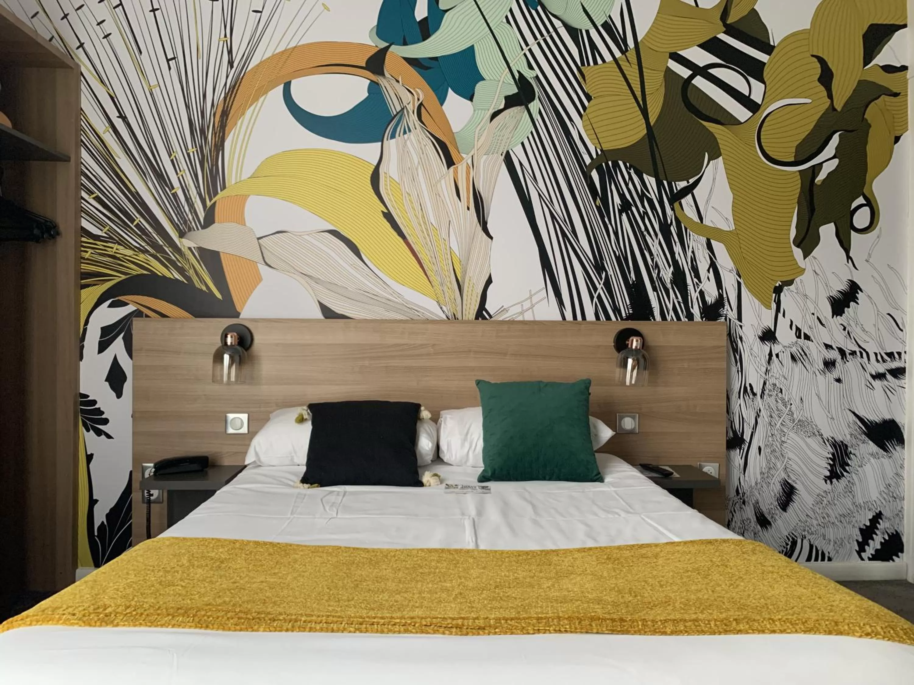 Bedroom, Bed in Urban Jungle Hôtel Orleans