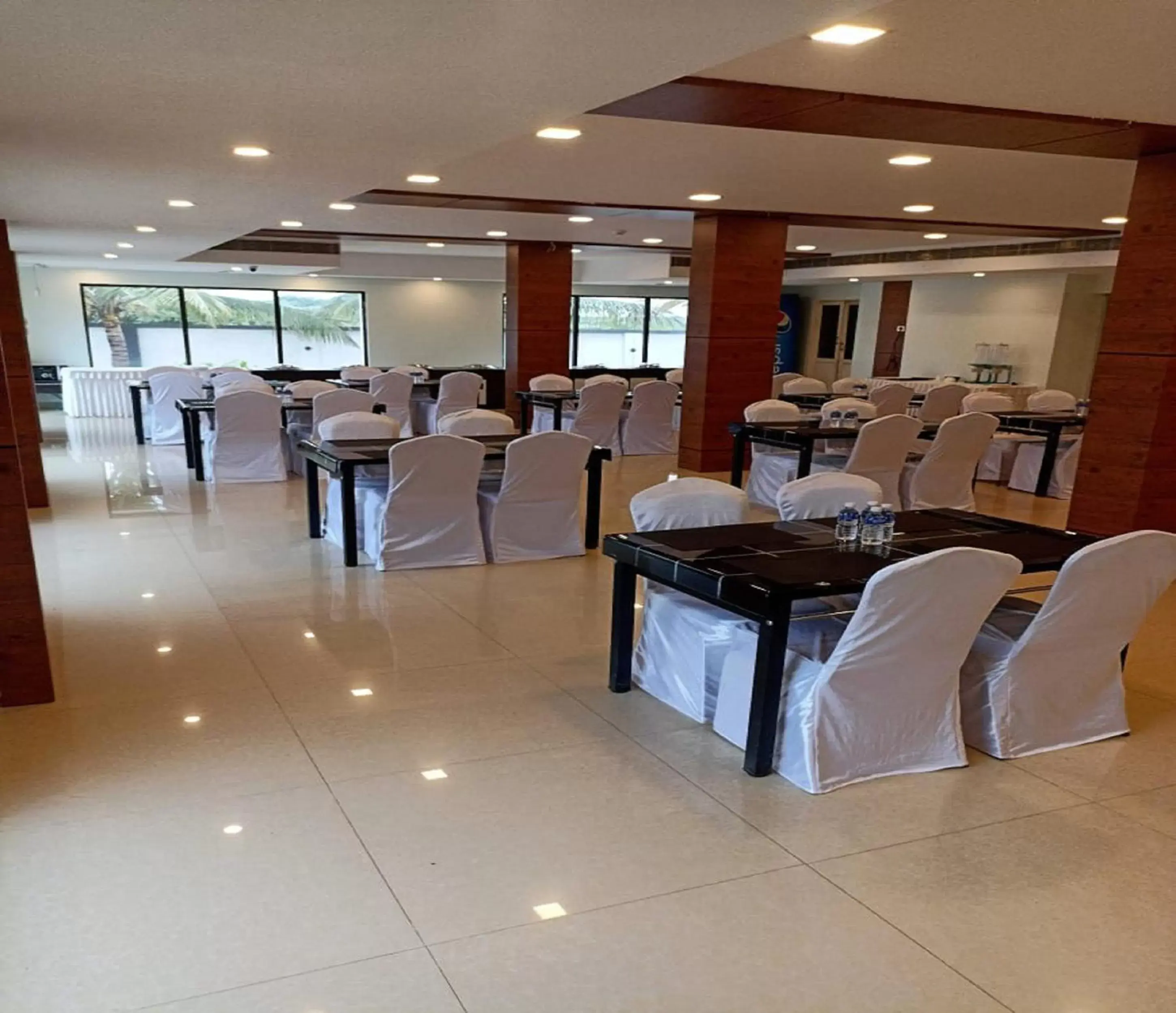 Restaurant/places to eat in Daffodil Inn Restaurant/places to eat in Daffodil Inn