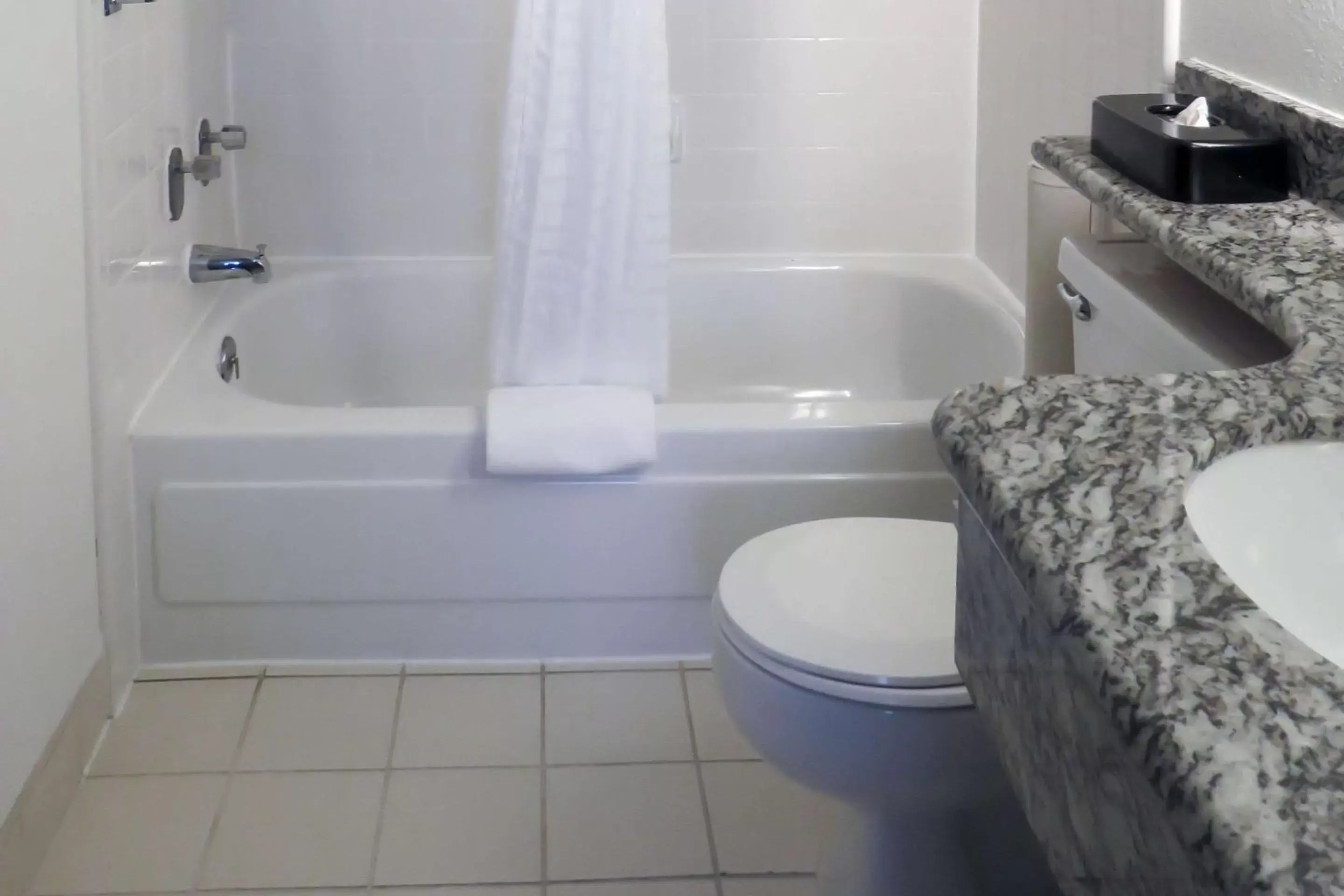 Photo of the whole room, Bathroom in Quality Inn & Suites Everett