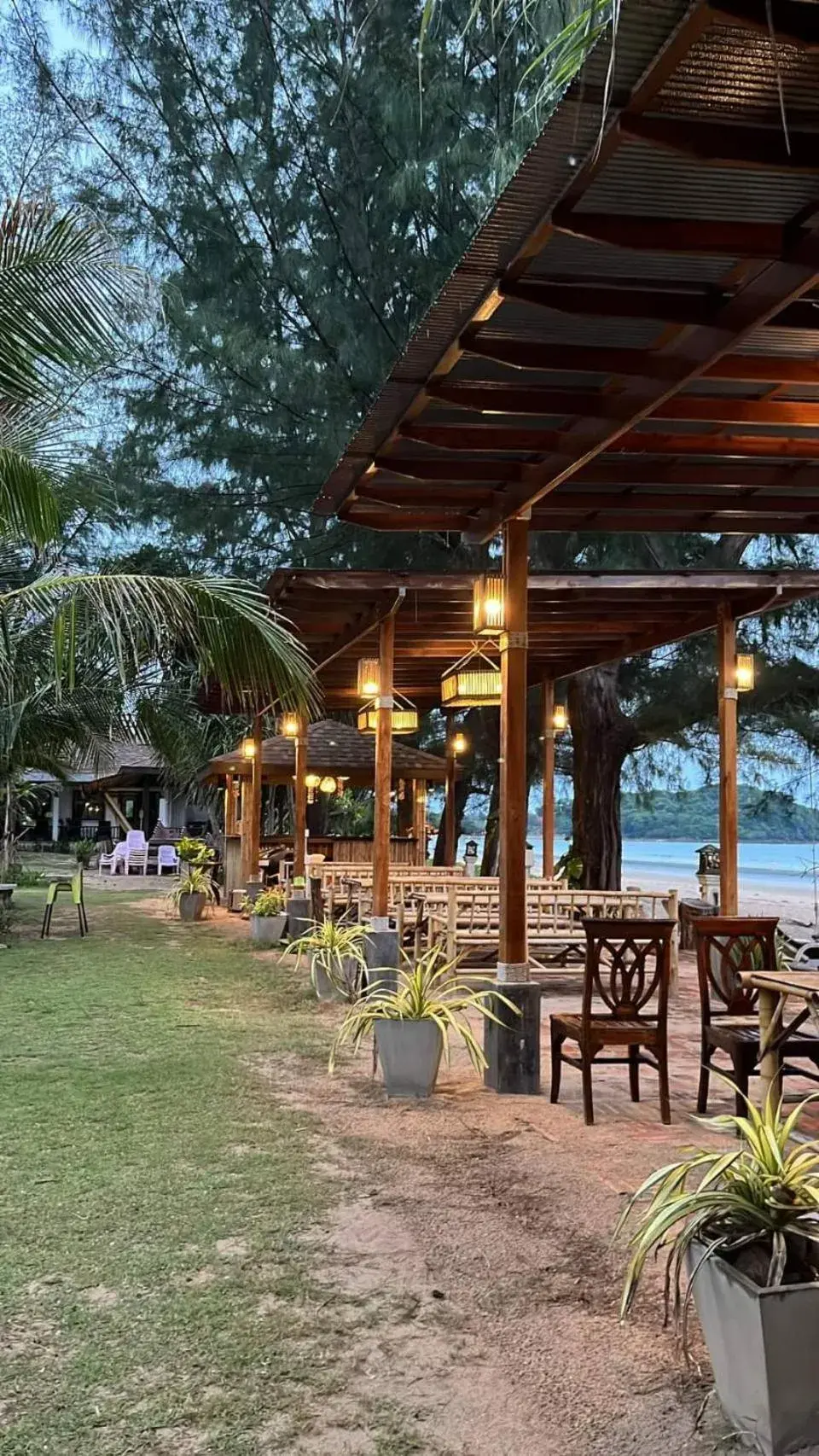 Restaurant/Places to Eat in Lanta Villa Resort  (SHA Extra Plus)