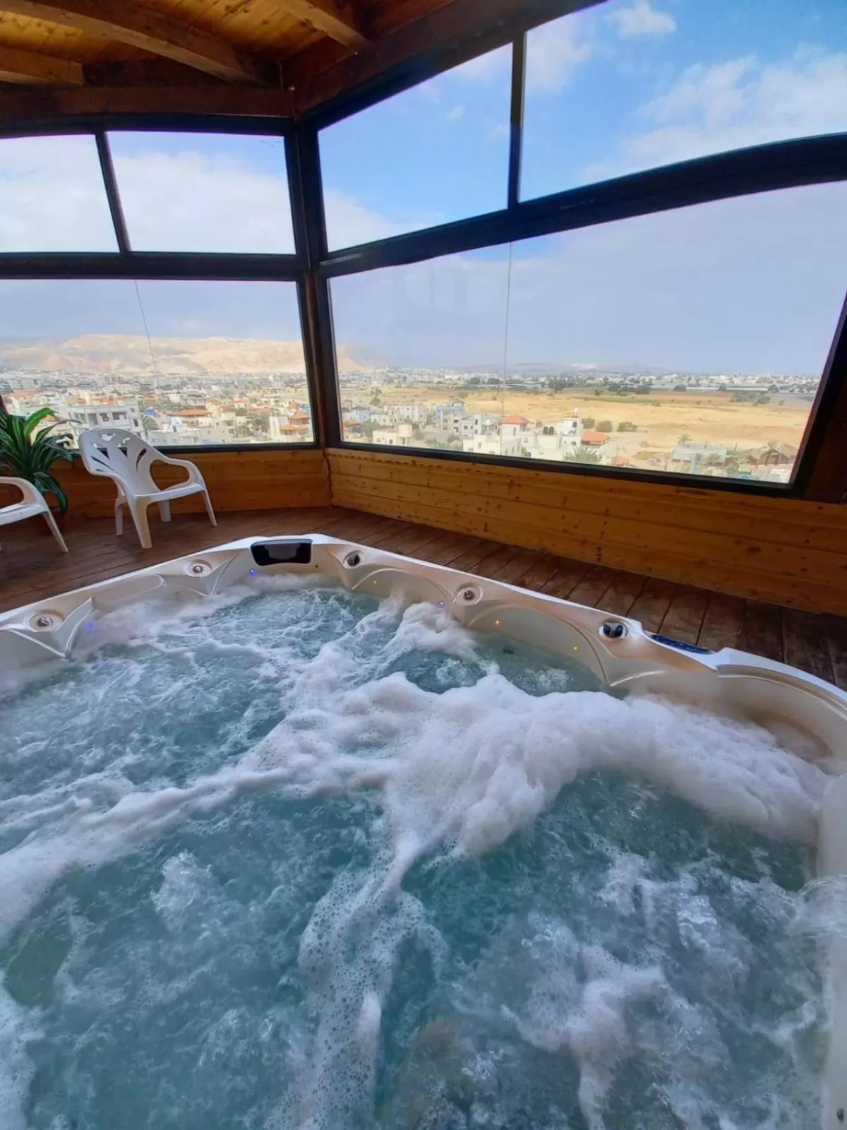 Dolphin Suites Hotel