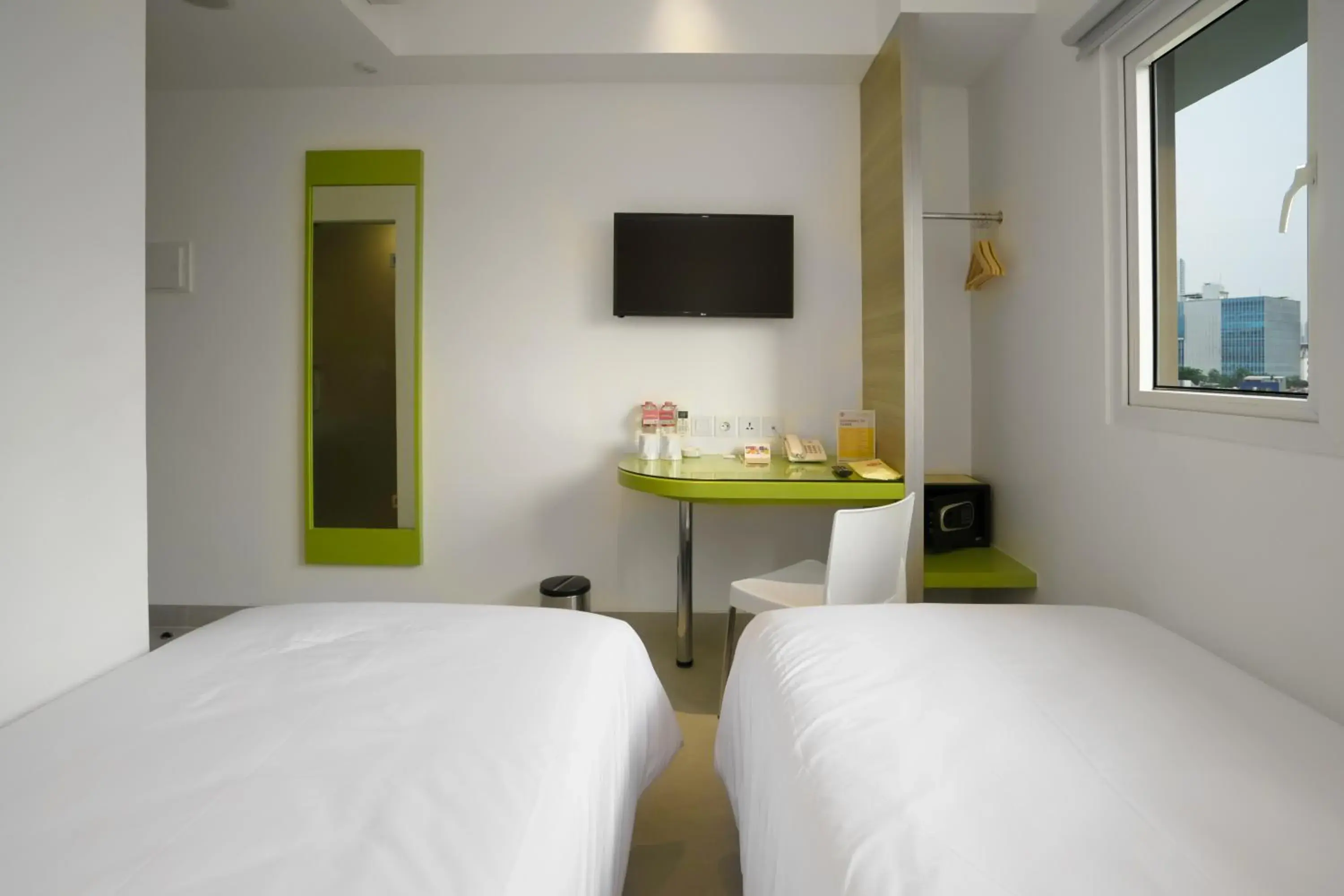 Bedroom, Bed in Amaris Hotel Fachrudin - Tanah Abang