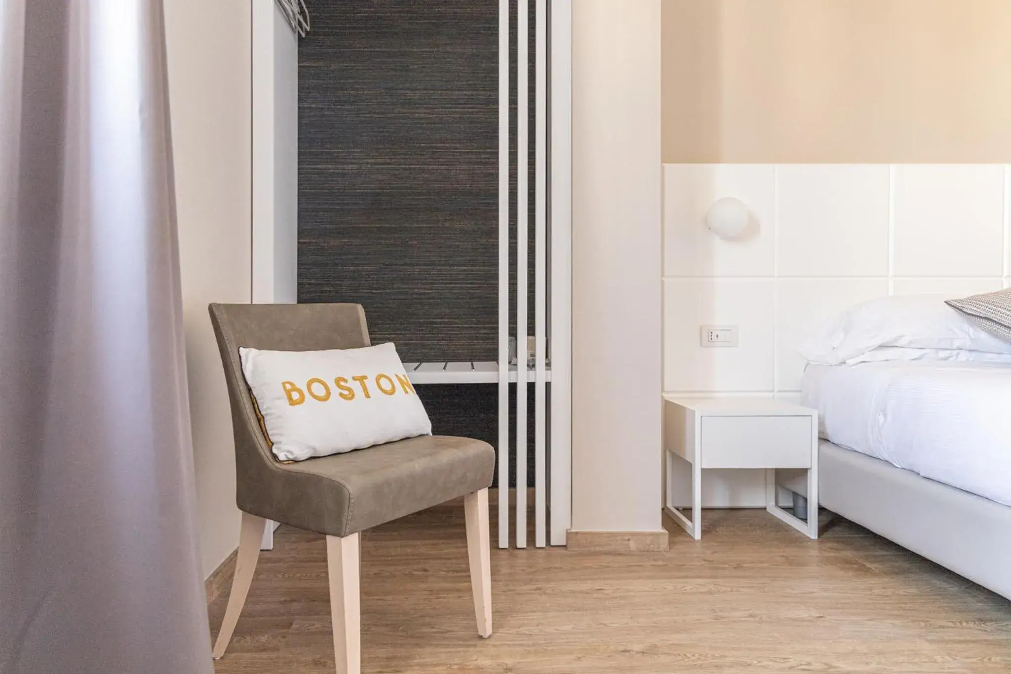 Bed in Hotel Boston Bed in Hotel Boston