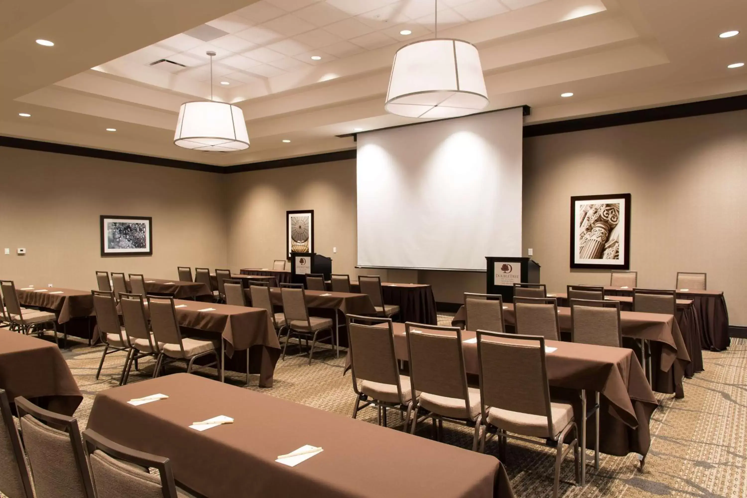 Meeting/conference room in DoubleTree by Hilton Schenectady