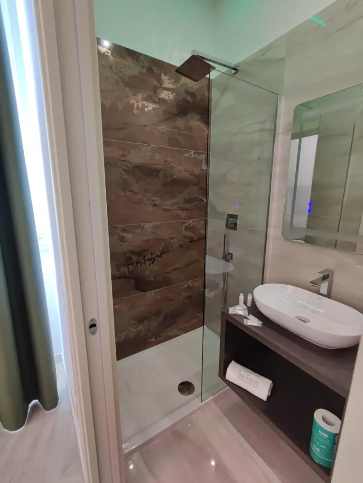 Bathroom in Twin Towers Naples Luxury