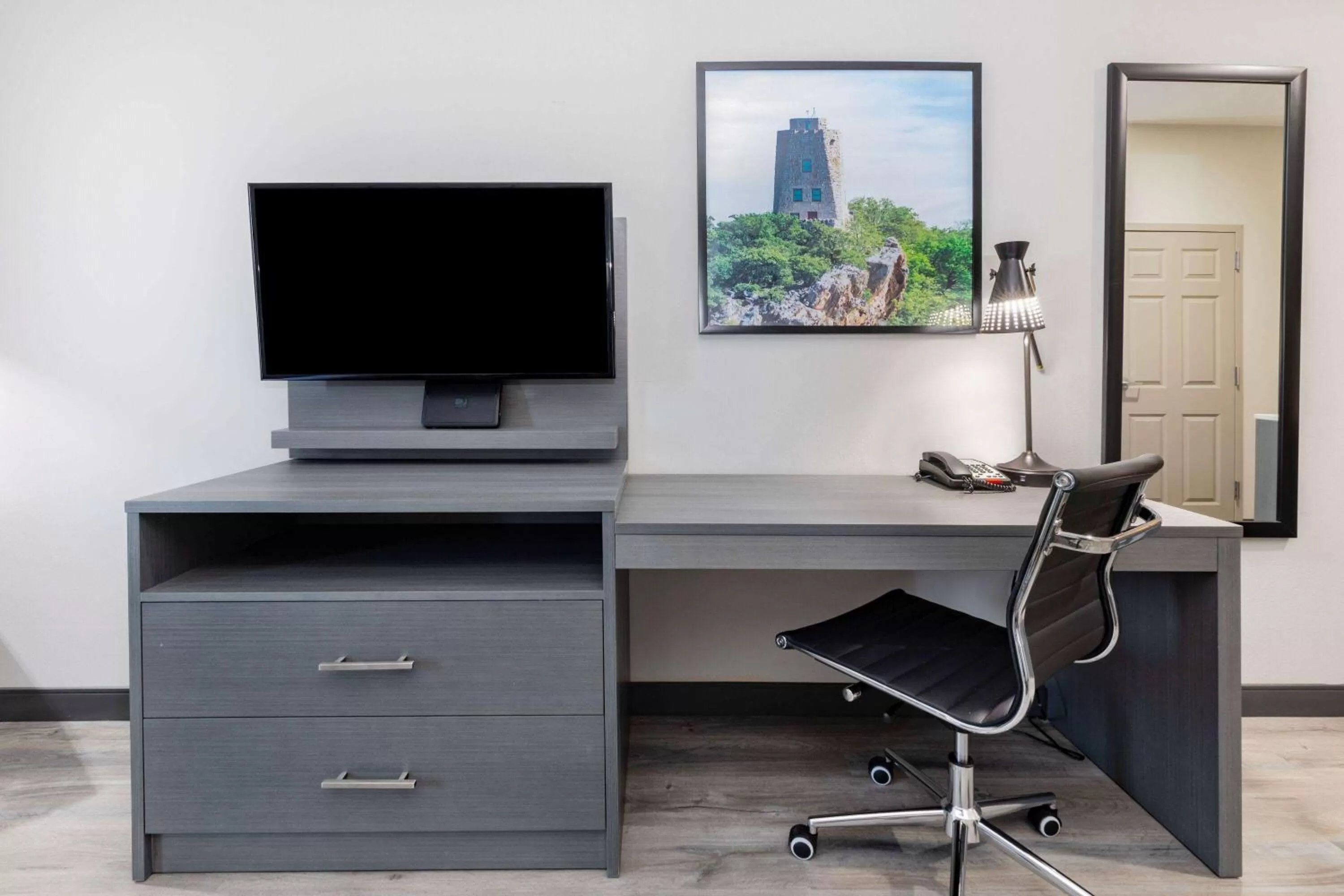 Bedroom in La Quinta Inn & Suites by Wyndham Ardmore