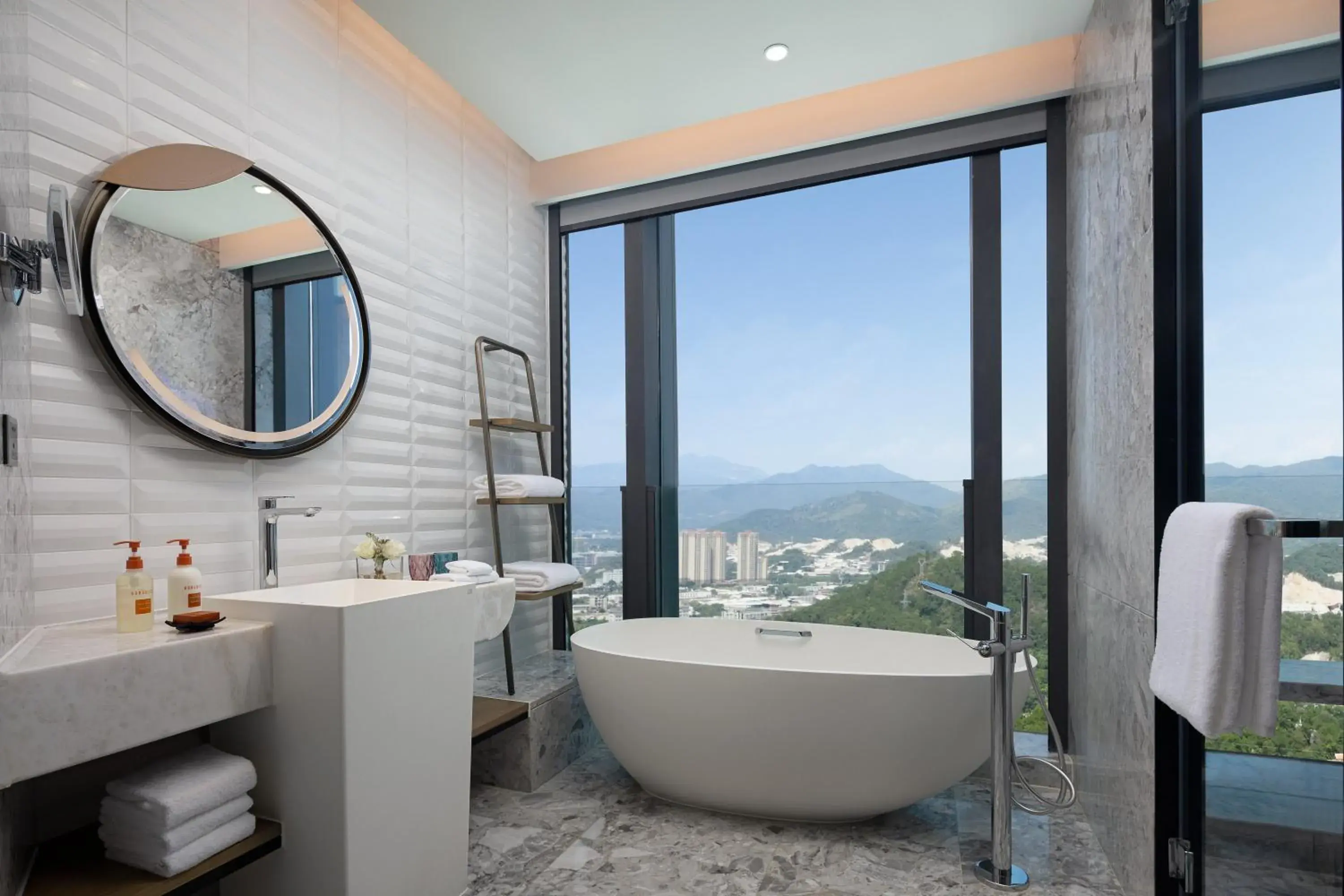 Bathroom in Crowne Plaza Chaozhou Riverside, an IHG Hotel