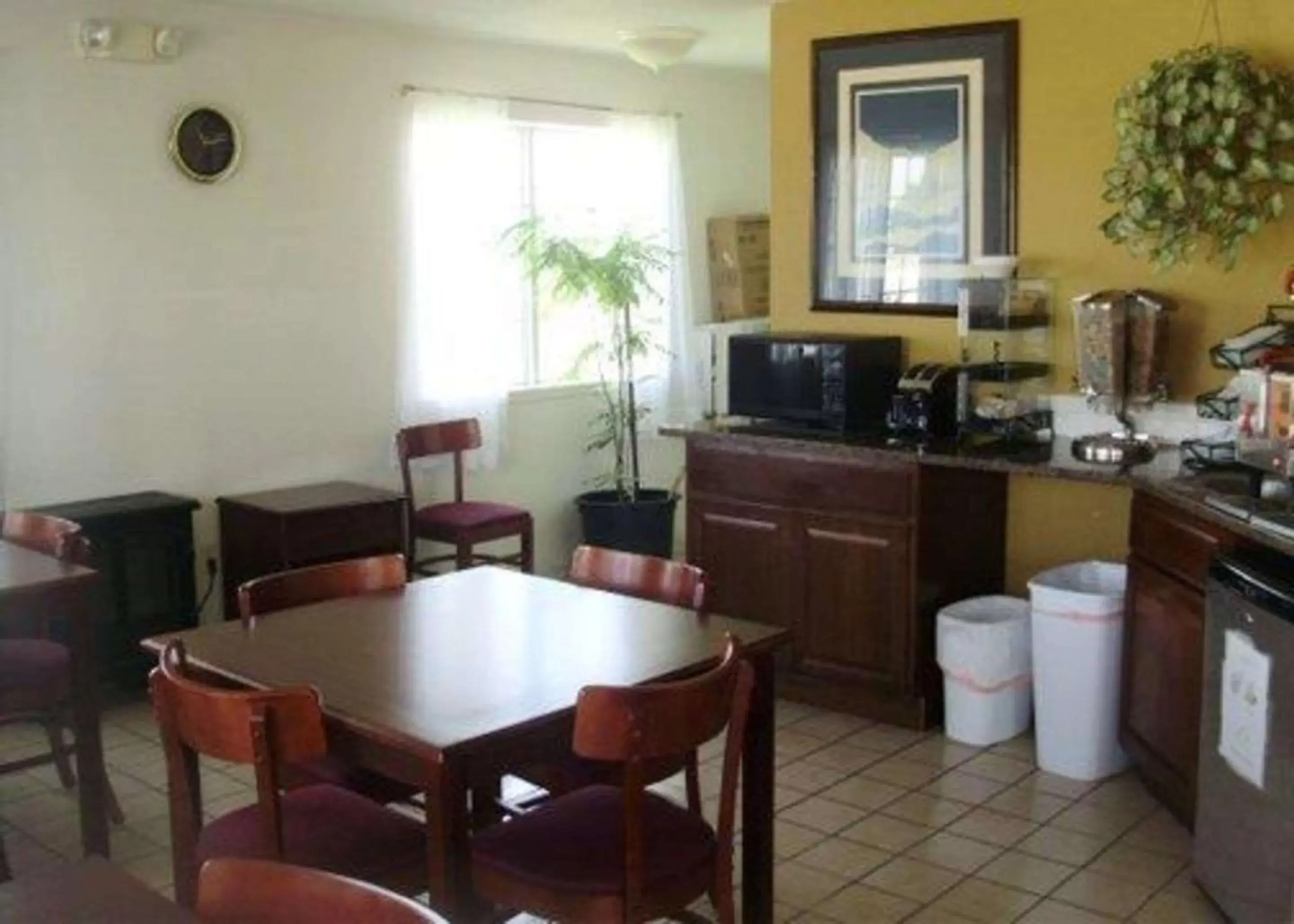Restaurant/places to eat in Rodeway Inn Restaurant/places to eat in Rodeway Inn