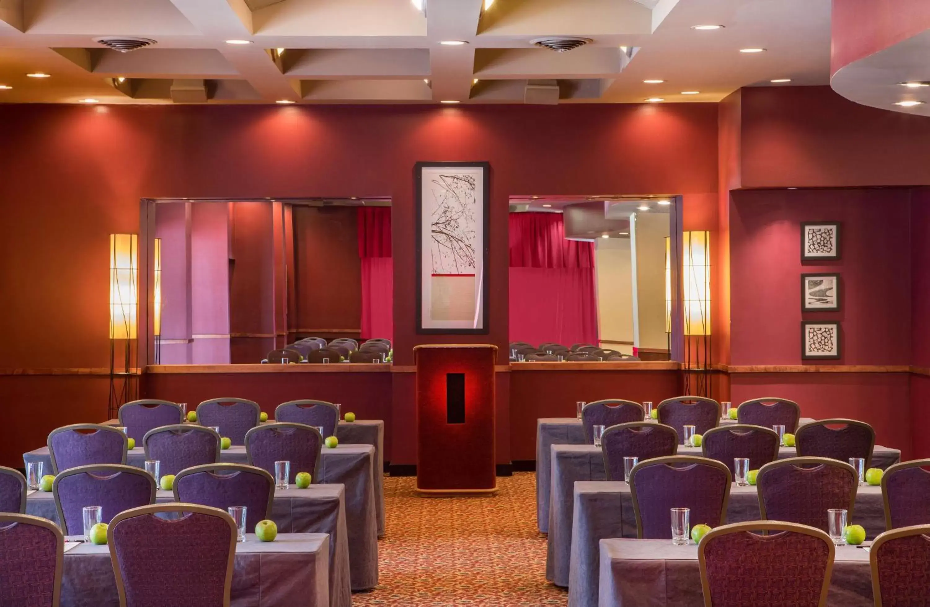 Meeting/conference room in Pier 5 Hotel Baltimore, Curio Collection by Hilton
