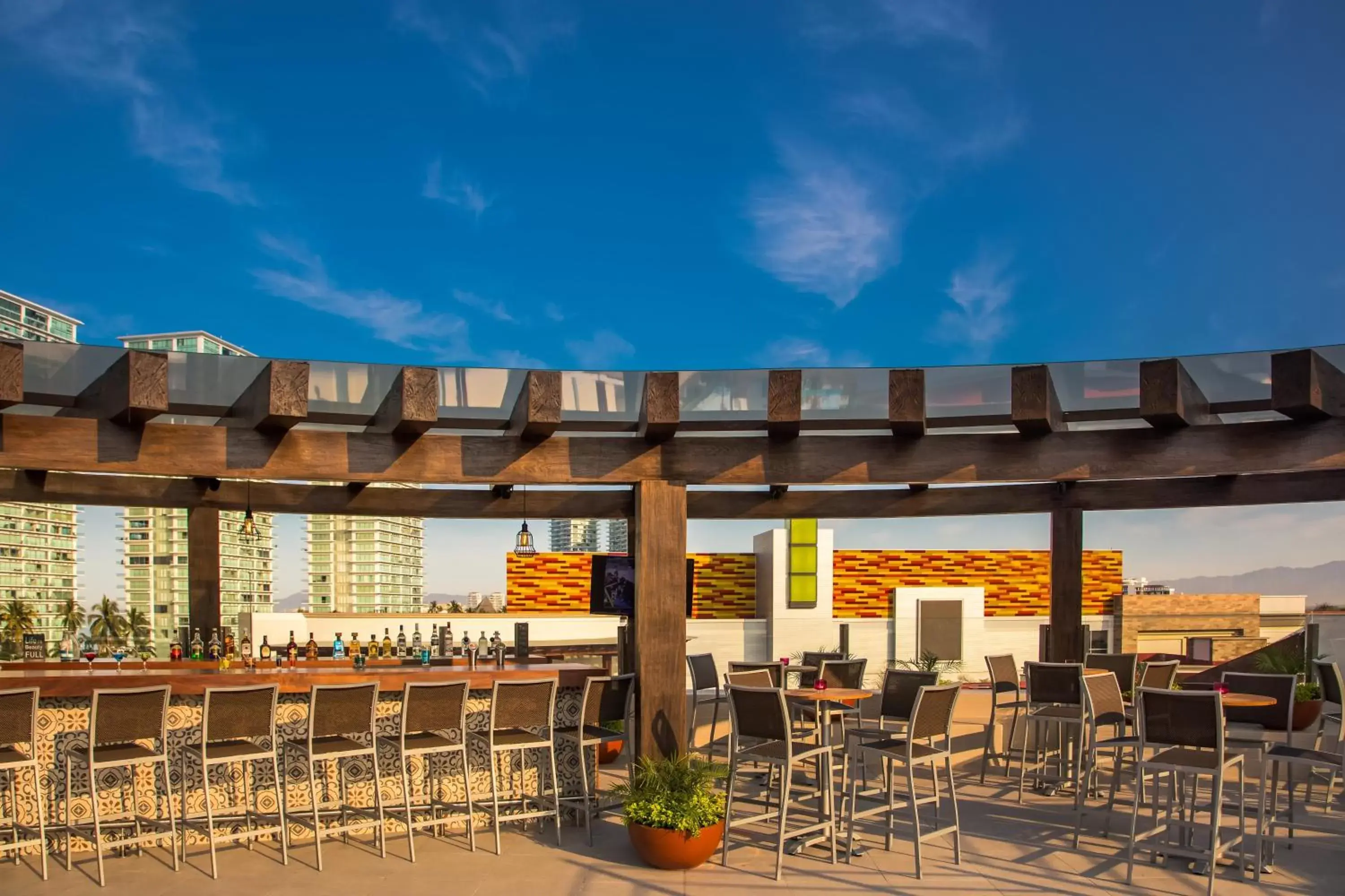 Property building, Restaurant/Places to Eat in Fiesta Inn Puerto Vallarta Isla