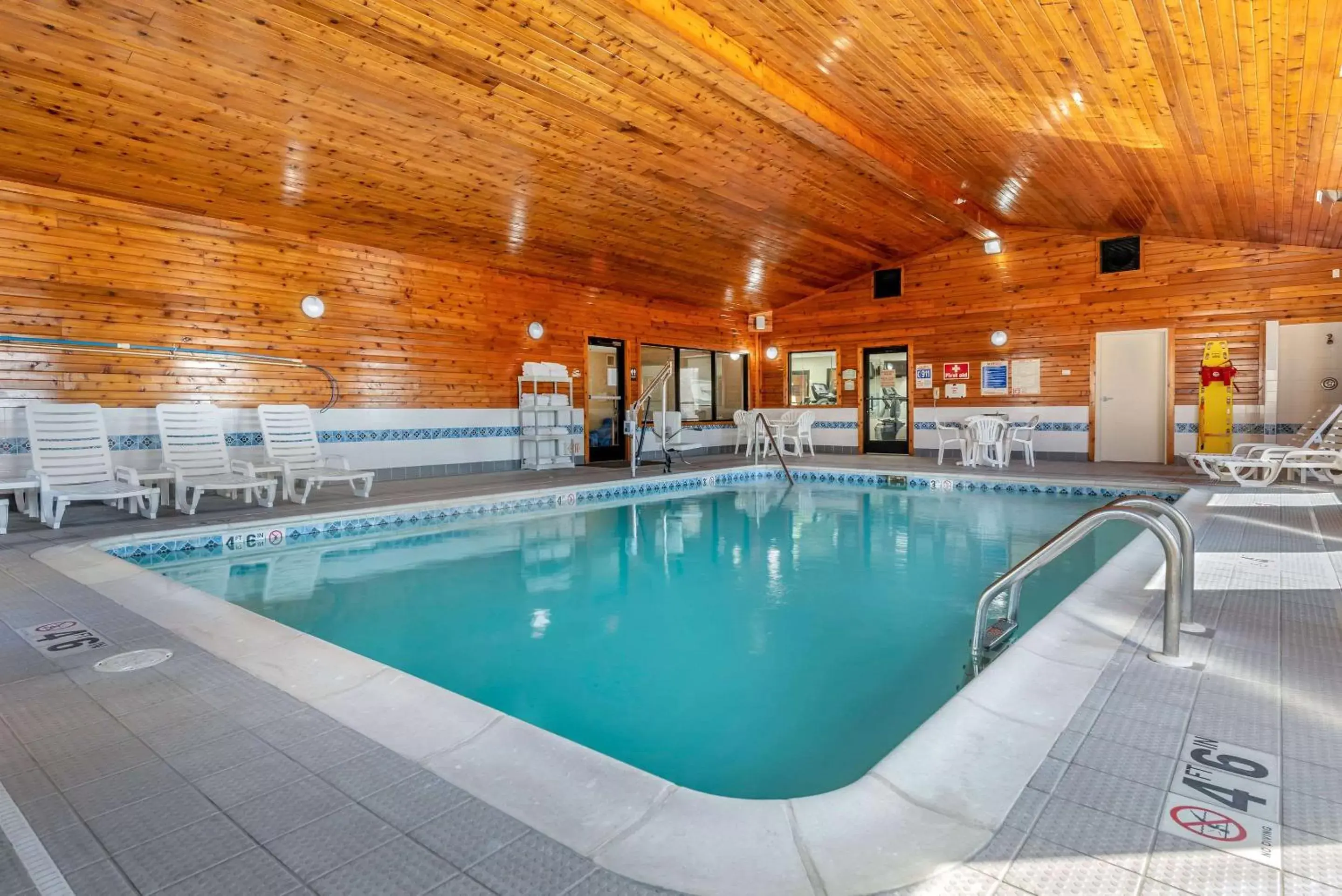 On site, Swimming Pool in Comfort Inn Fremont