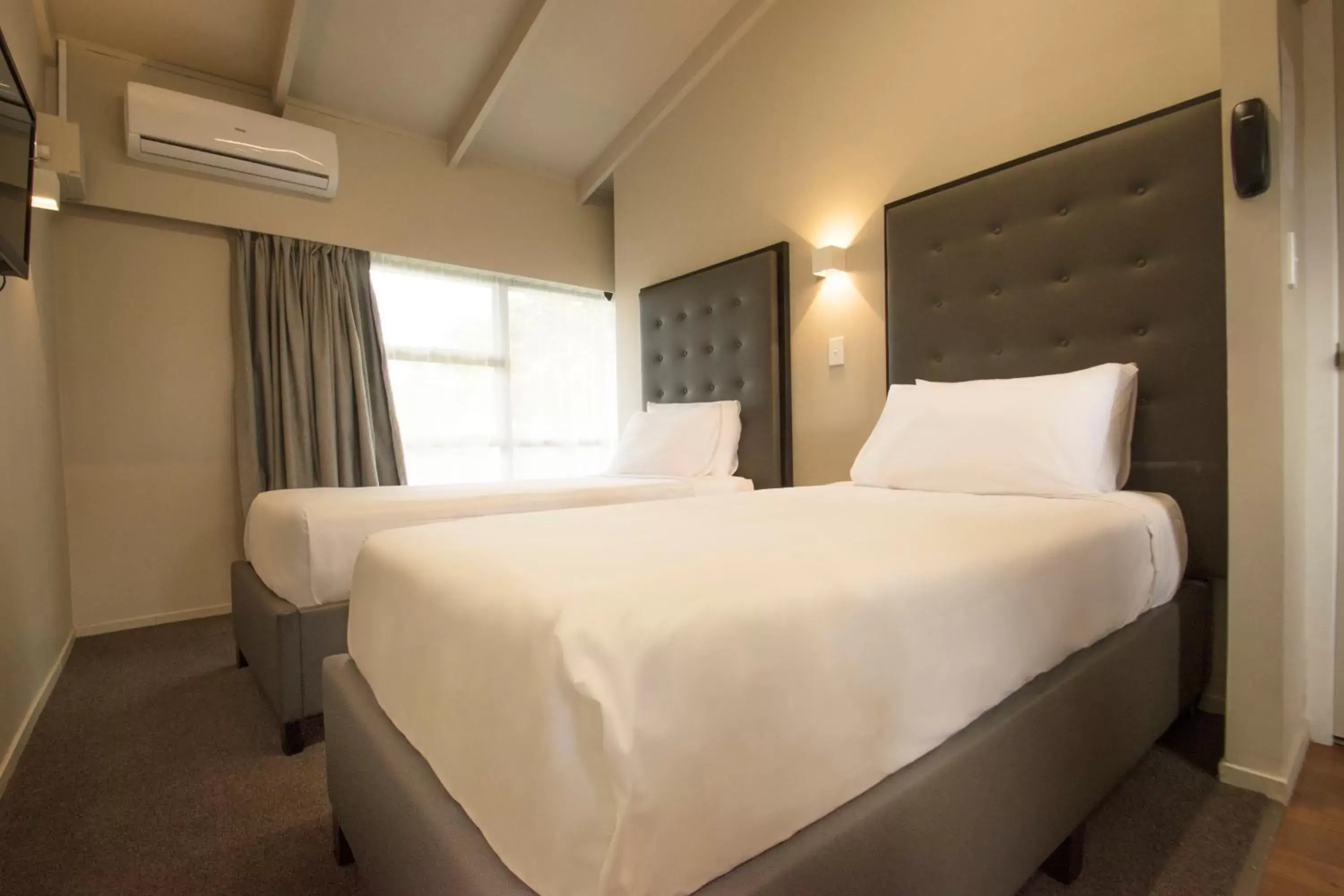 Bed in Middlemore Motel Bed in Middlemore Motel