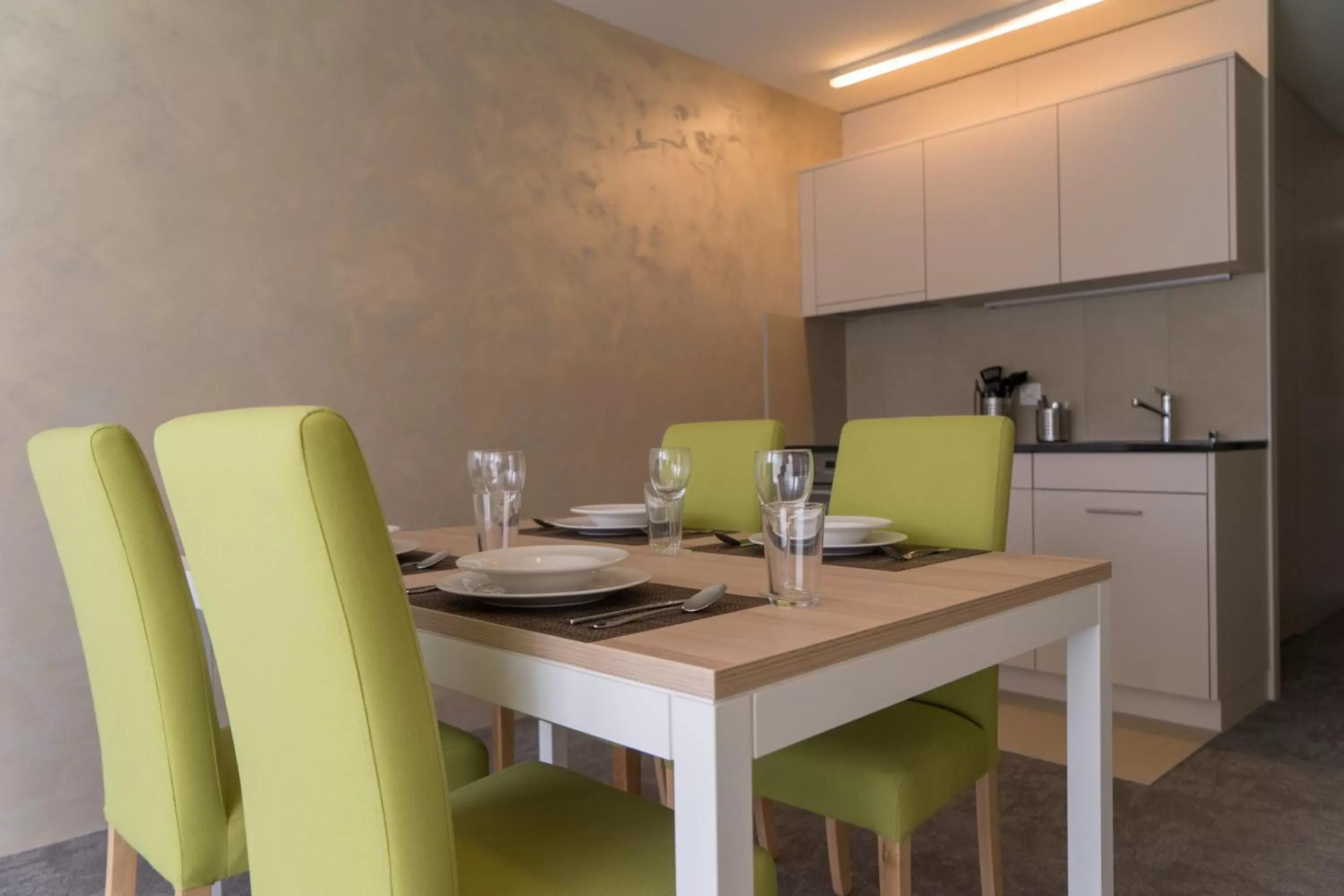 Kitchen or kitchenette, Dining Area in wohnMOTEL - Hinterforst