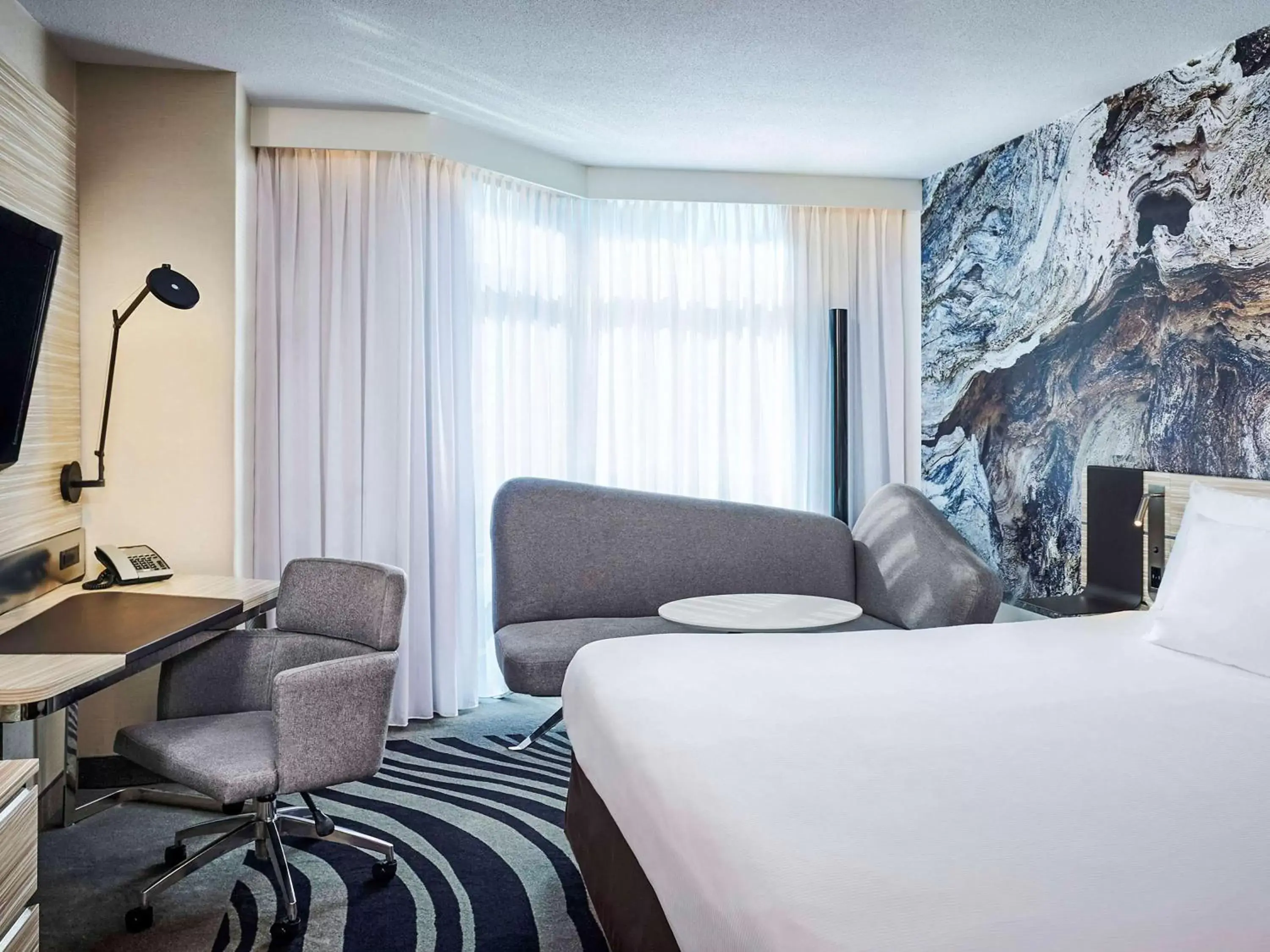 Photo of the whole room, Bed in Novotel Toronto North York