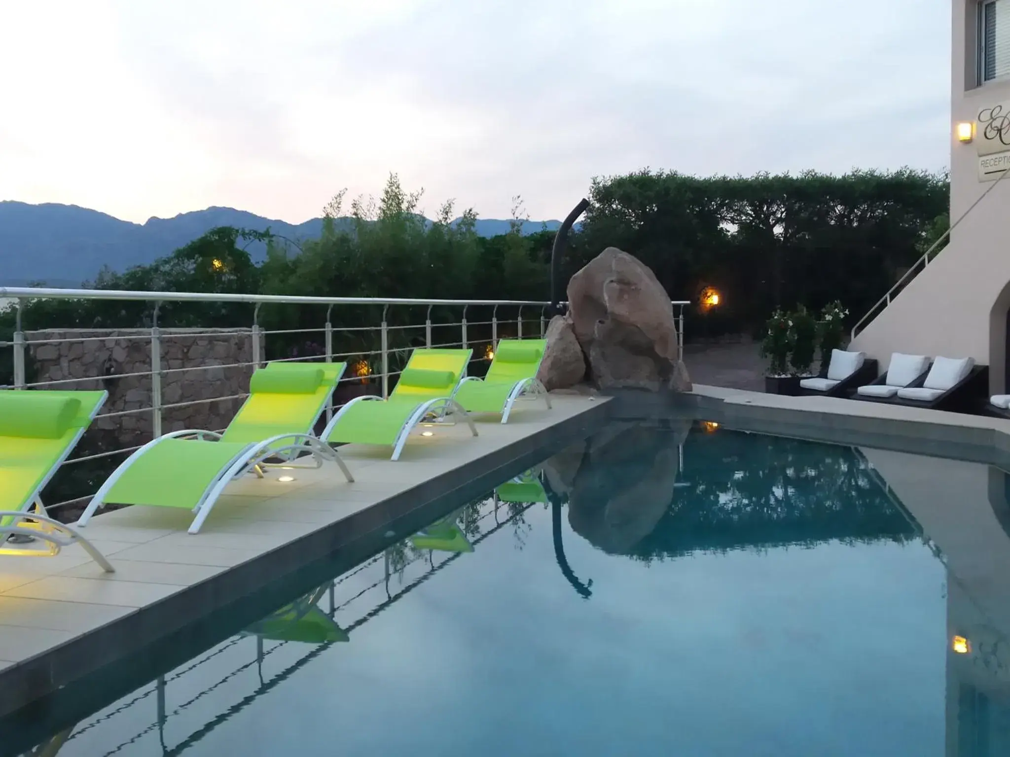 Swimming Pool in Private Hôtel - Adult Only