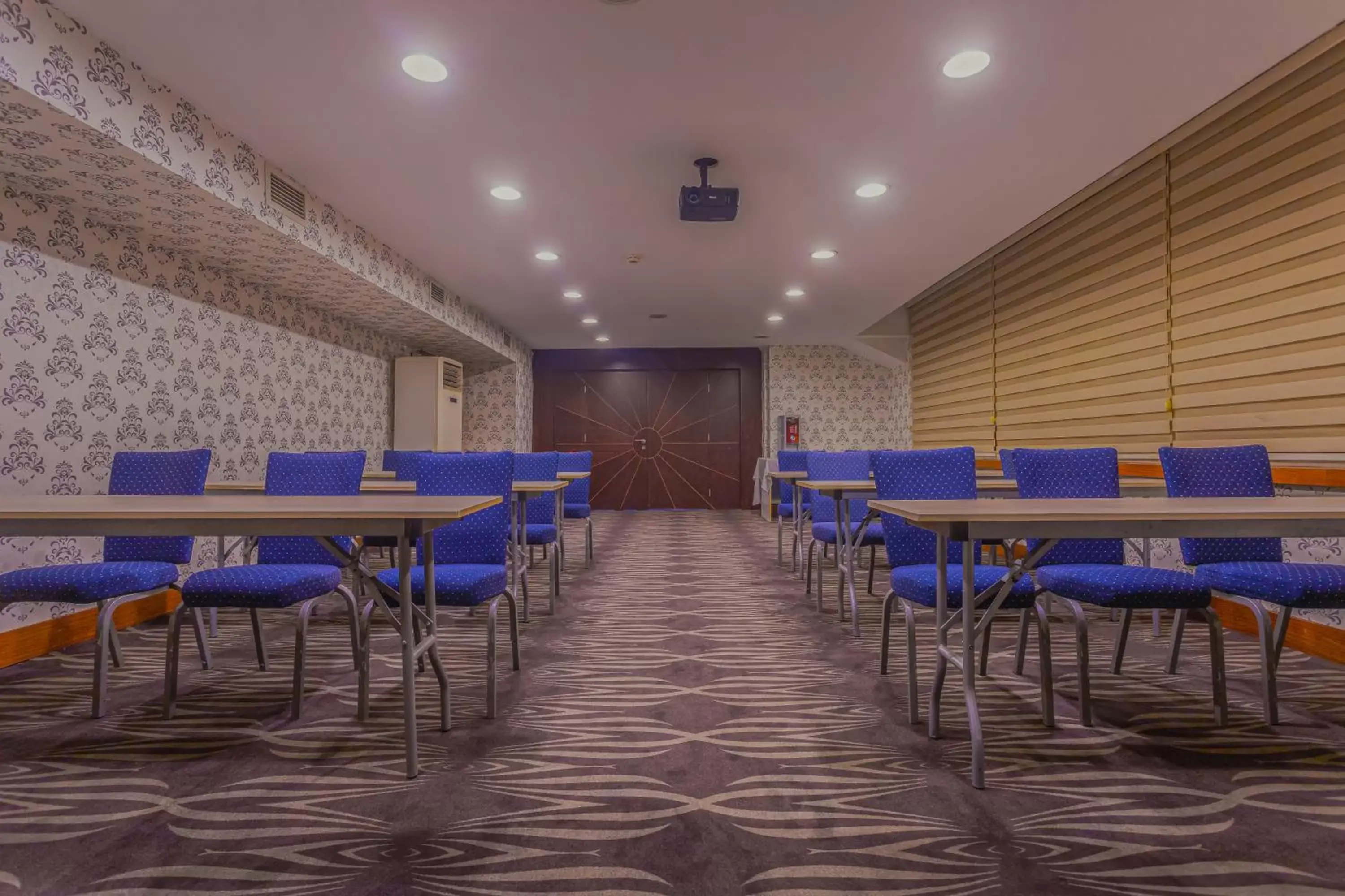 Meeting/conference room in Best Western Plus Khan Hotel