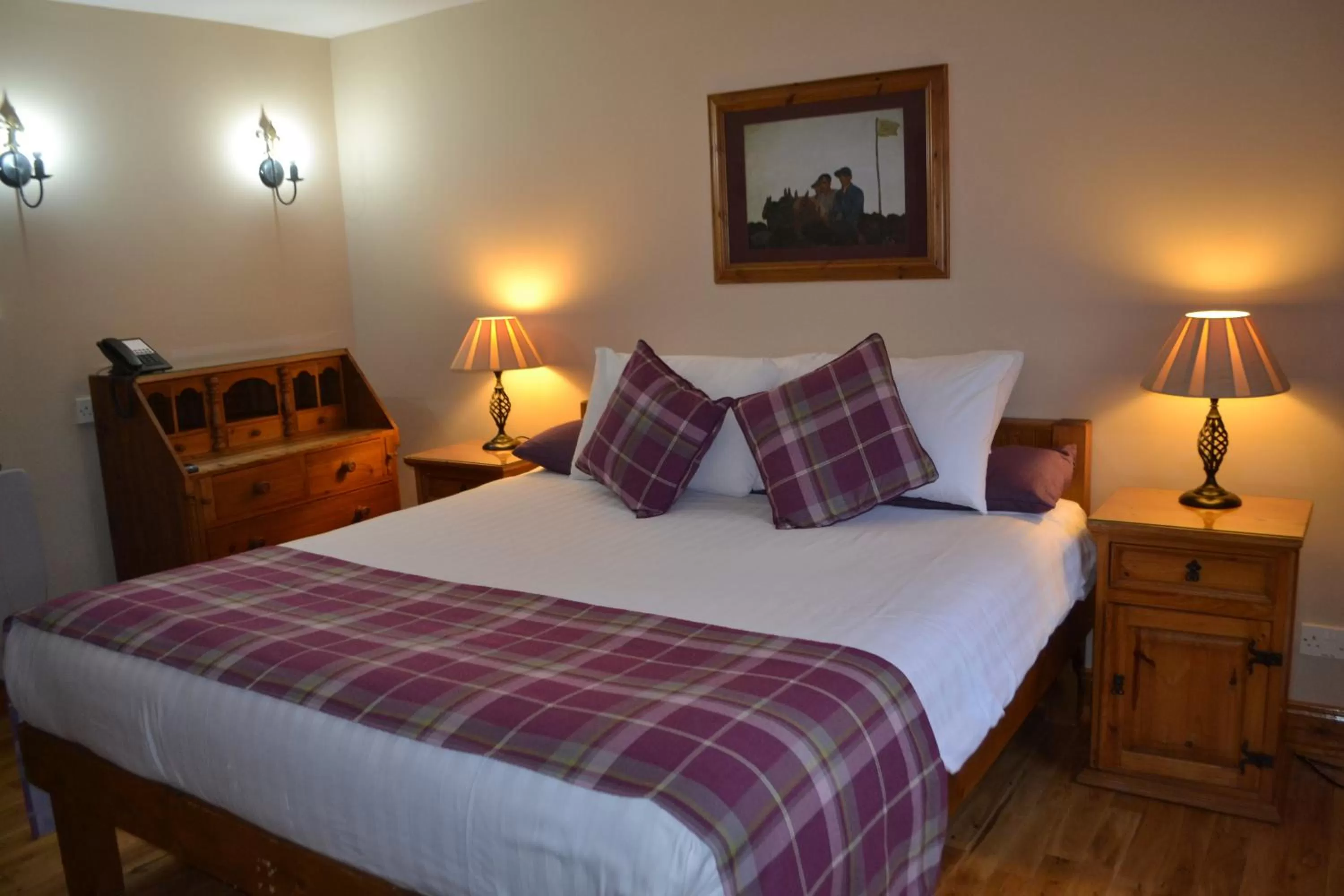 Bed in Walsh's Hotel and Apartments