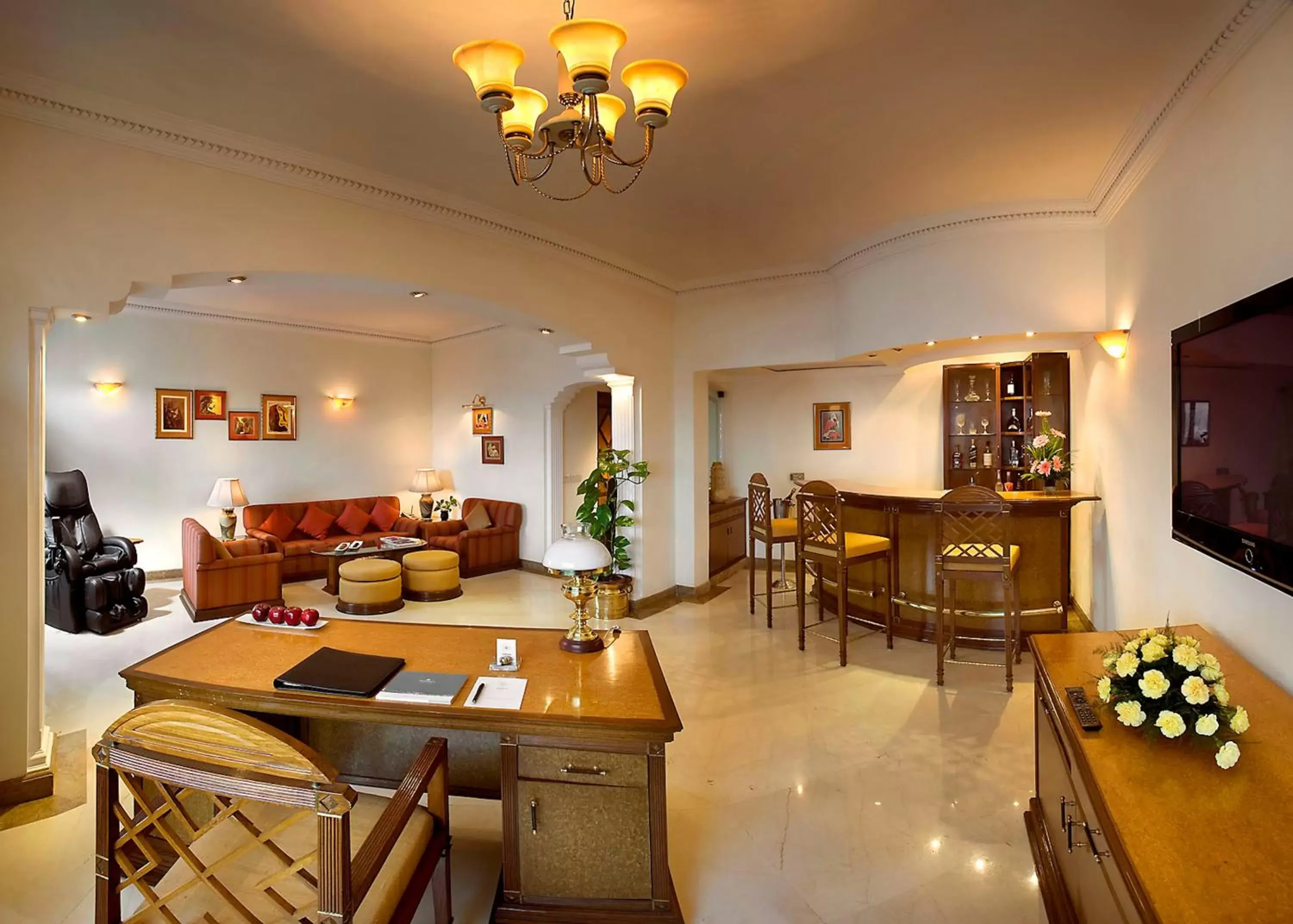 Living room, Restaurant/Places to Eat in The Suryaa Hotel New Delhi